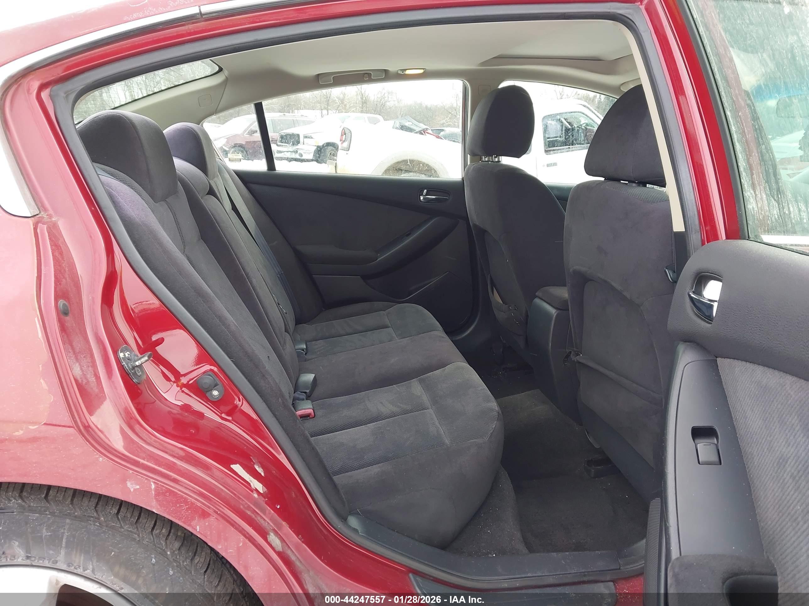 NISSAN ALTIMA image 8