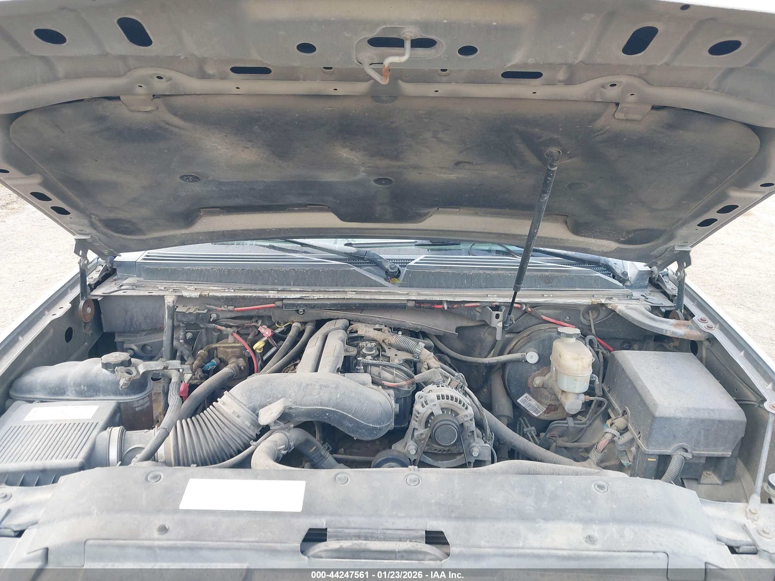 CHEVROLET TAHOE image 10