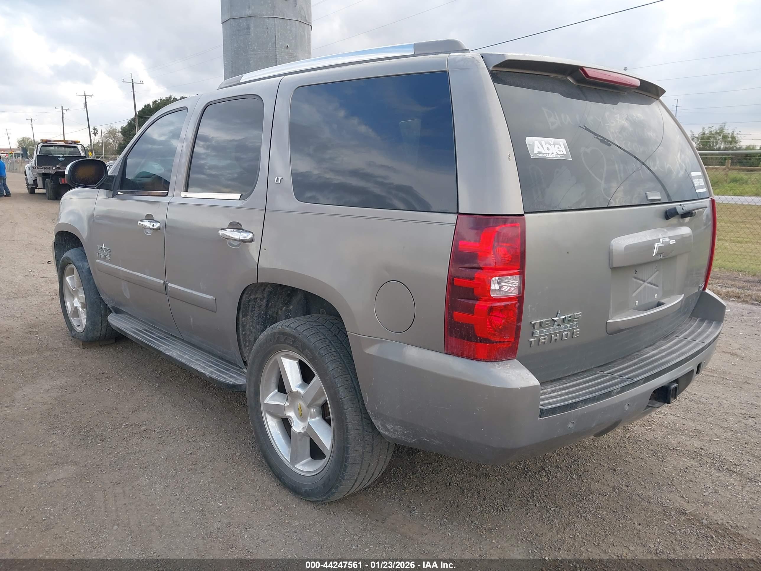 CHEVROLET TAHOE image 3