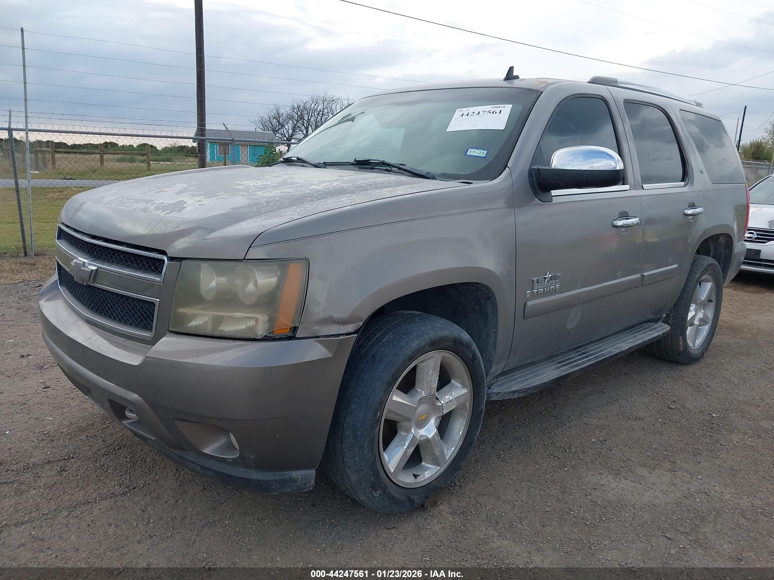 CHEVROLET TAHOE image 6