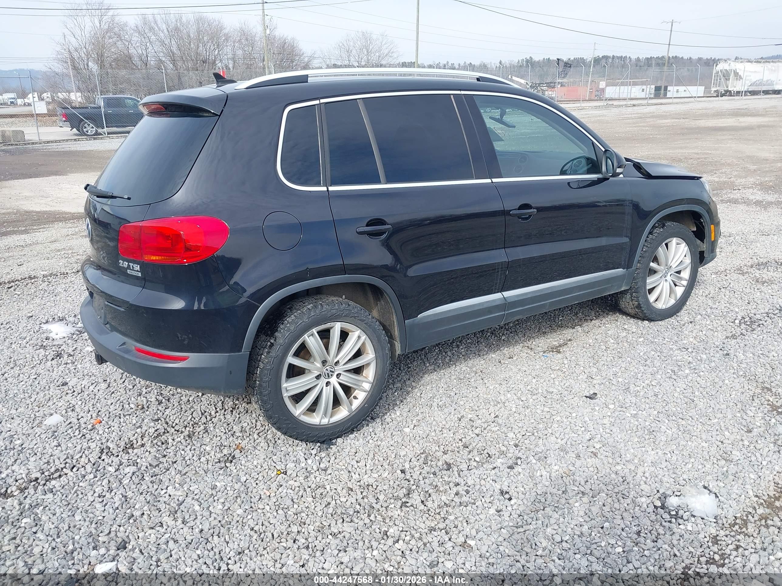VOLKSWAGEN TIGUAN image 4