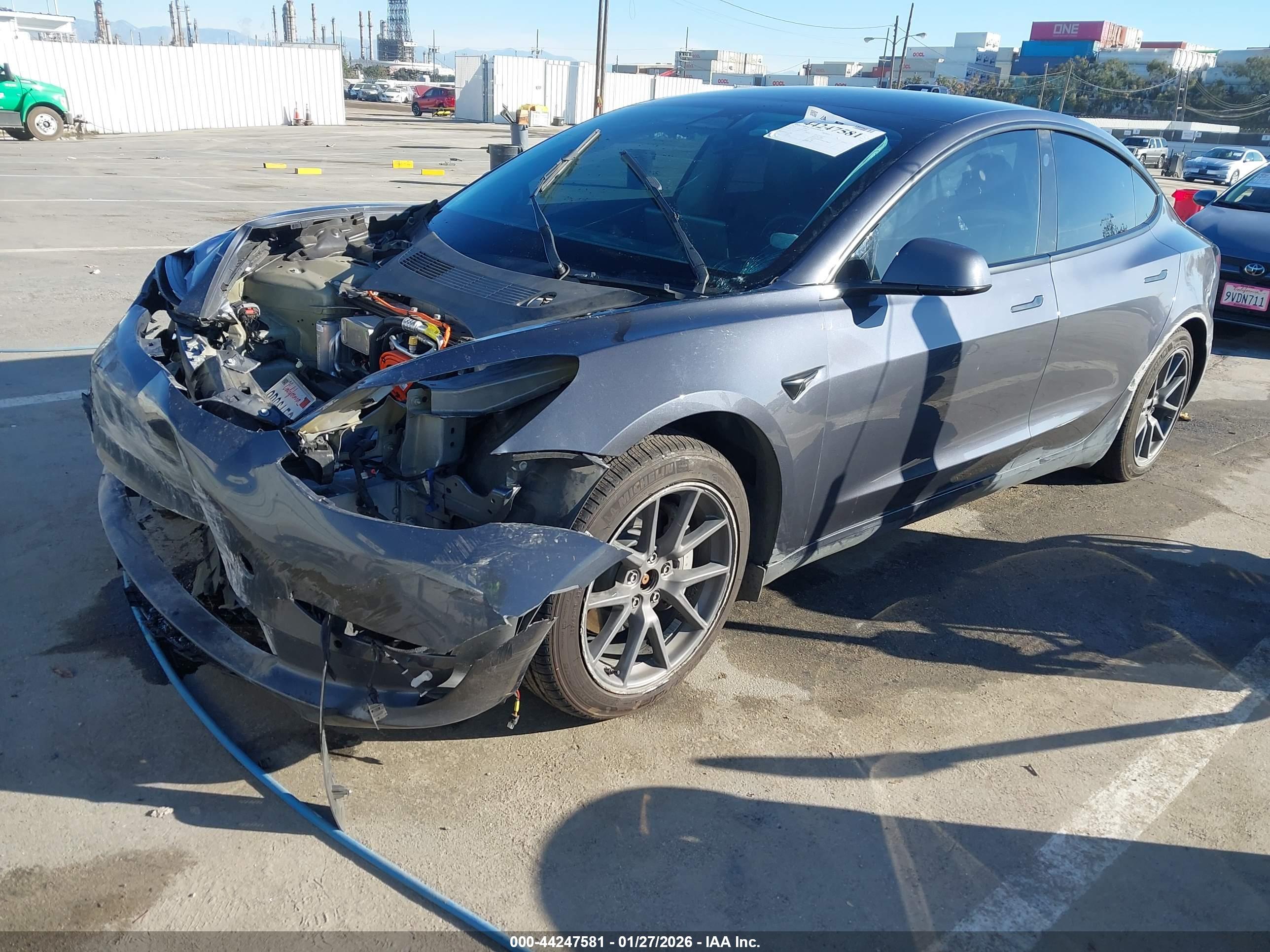 TESLA MODEL image 2