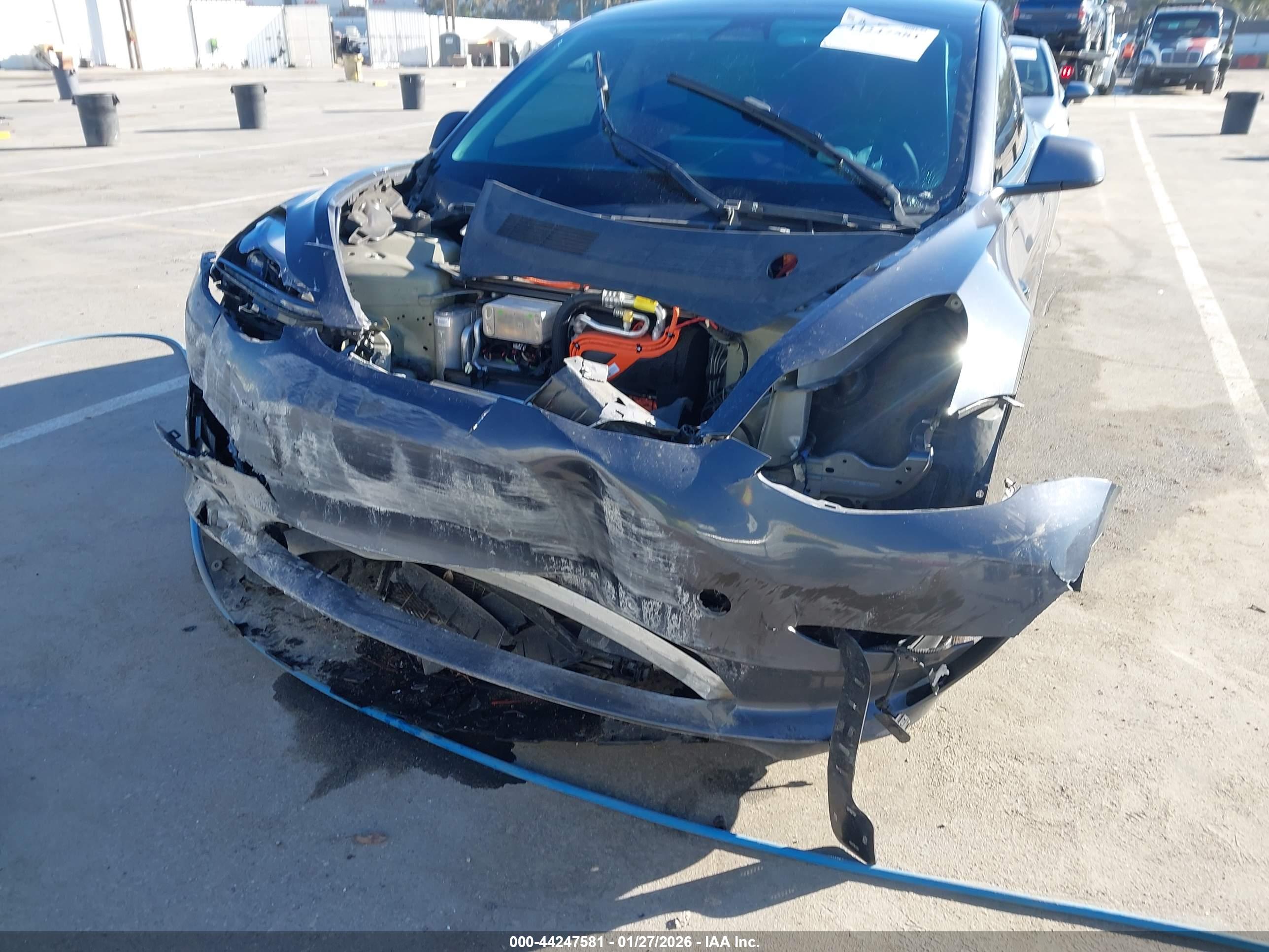 TESLA MODEL image 6