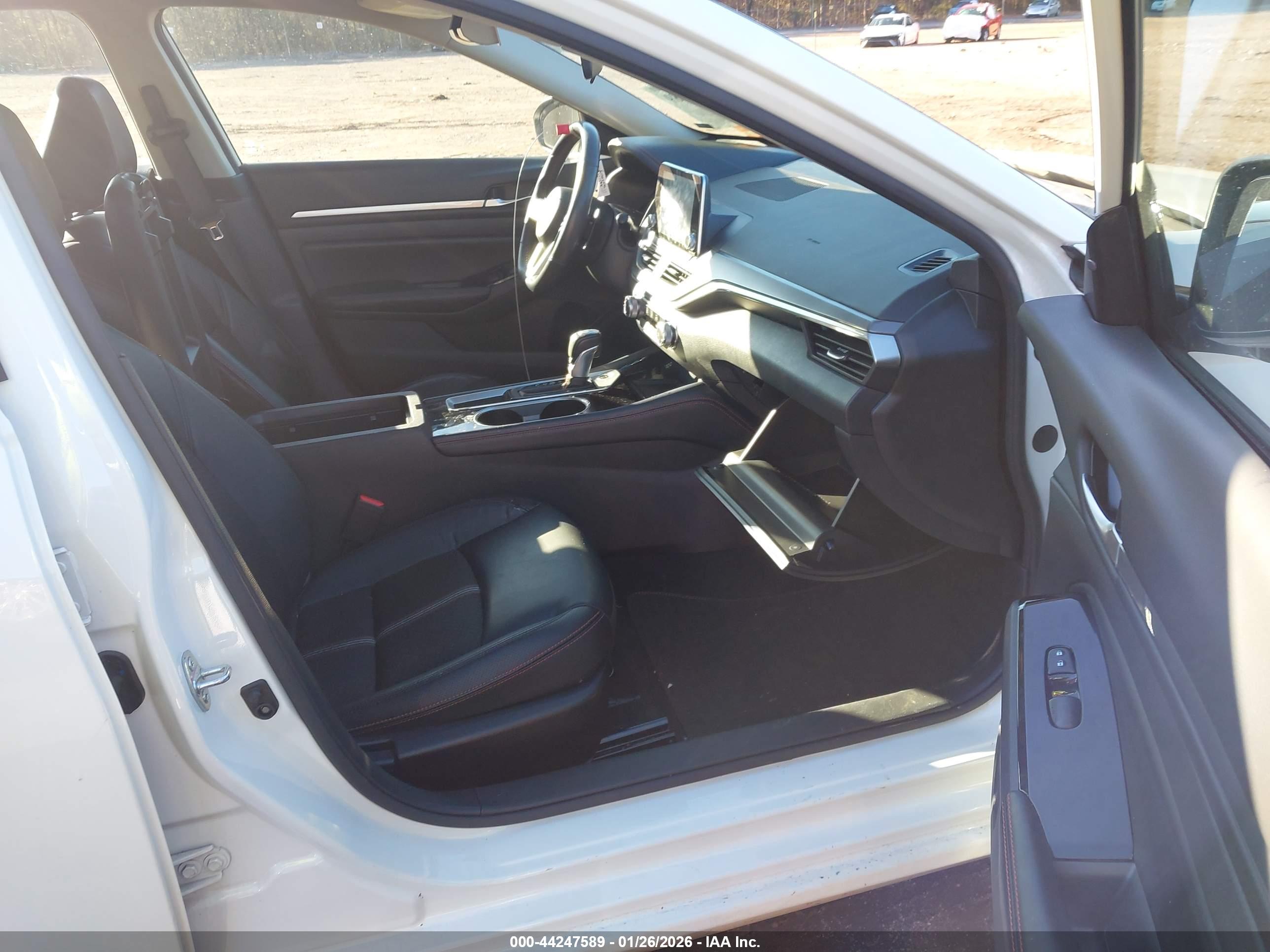 NISSAN ALTIMA image 5