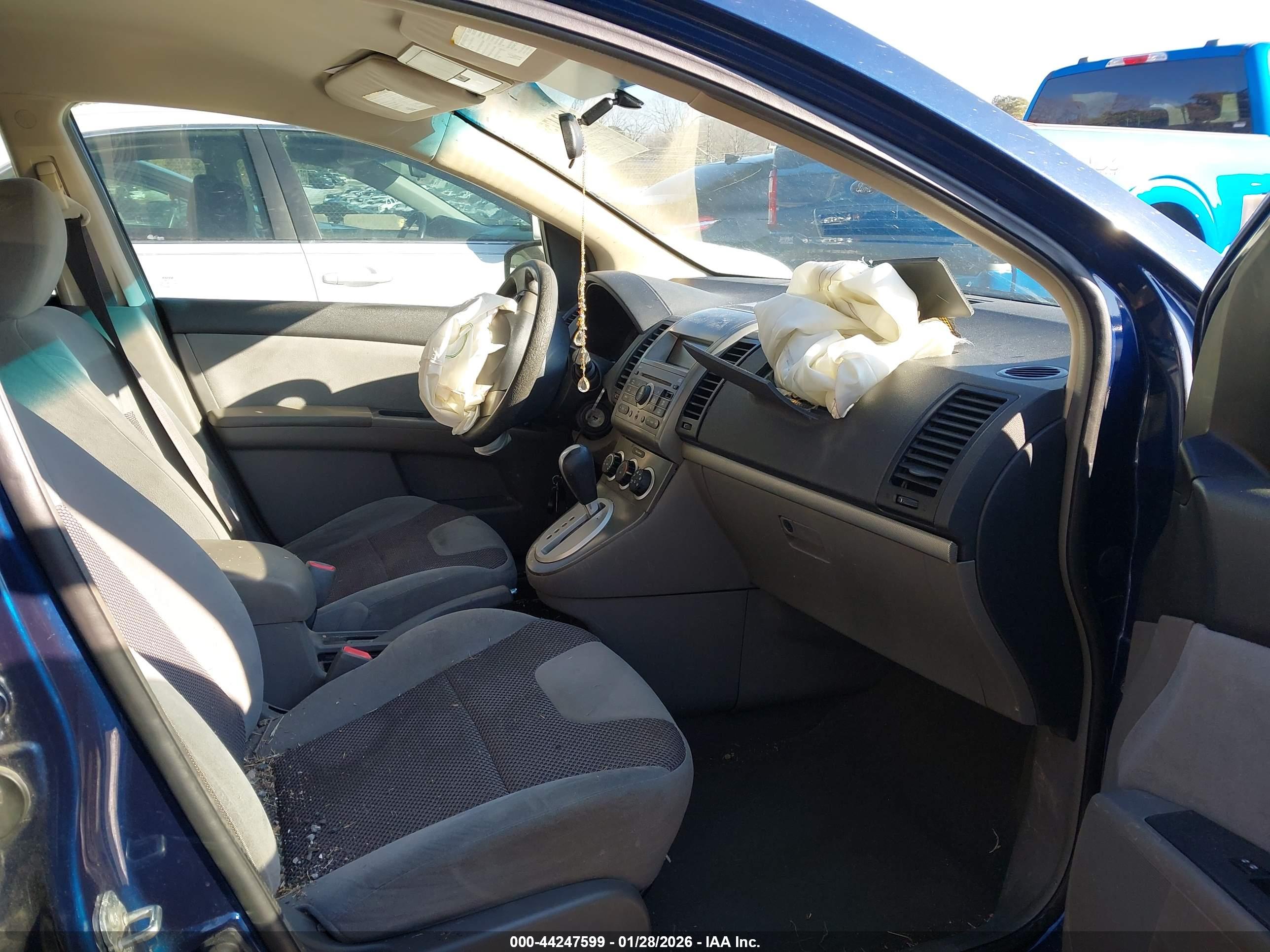 NISSAN SENTRA image 5