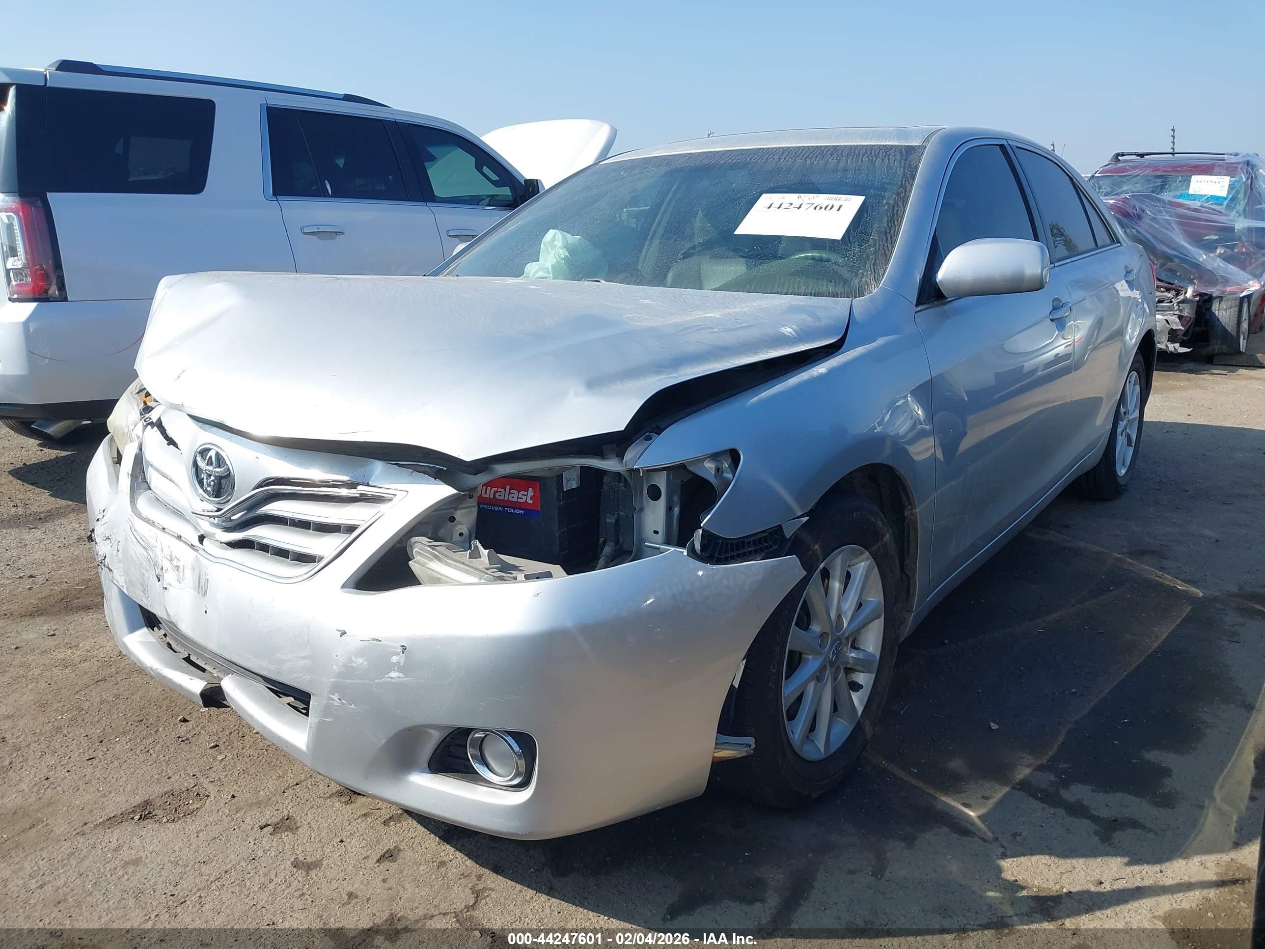 TOYOTA CAMRY image 2