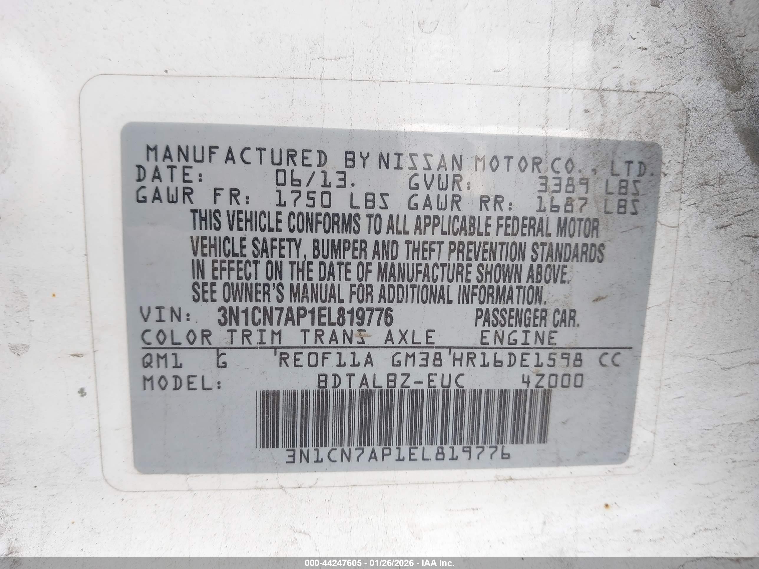 NISSAN VERSA image 9