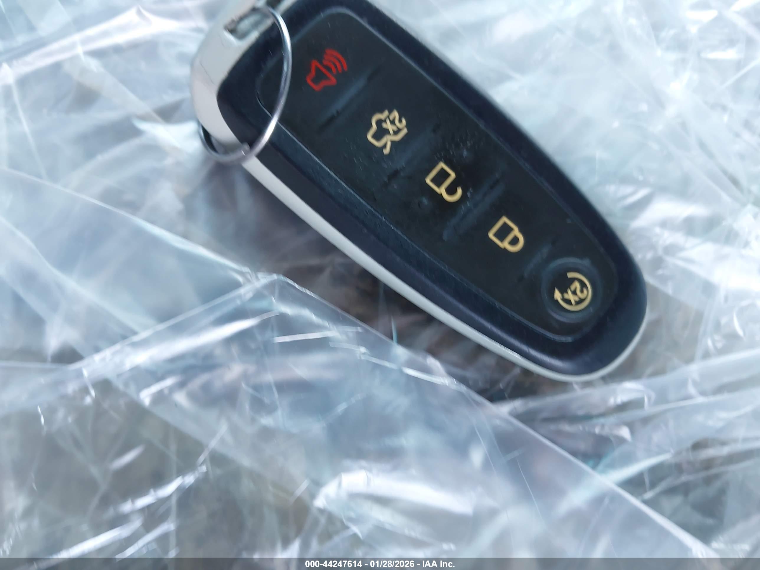 FORD EXPLORER image 11