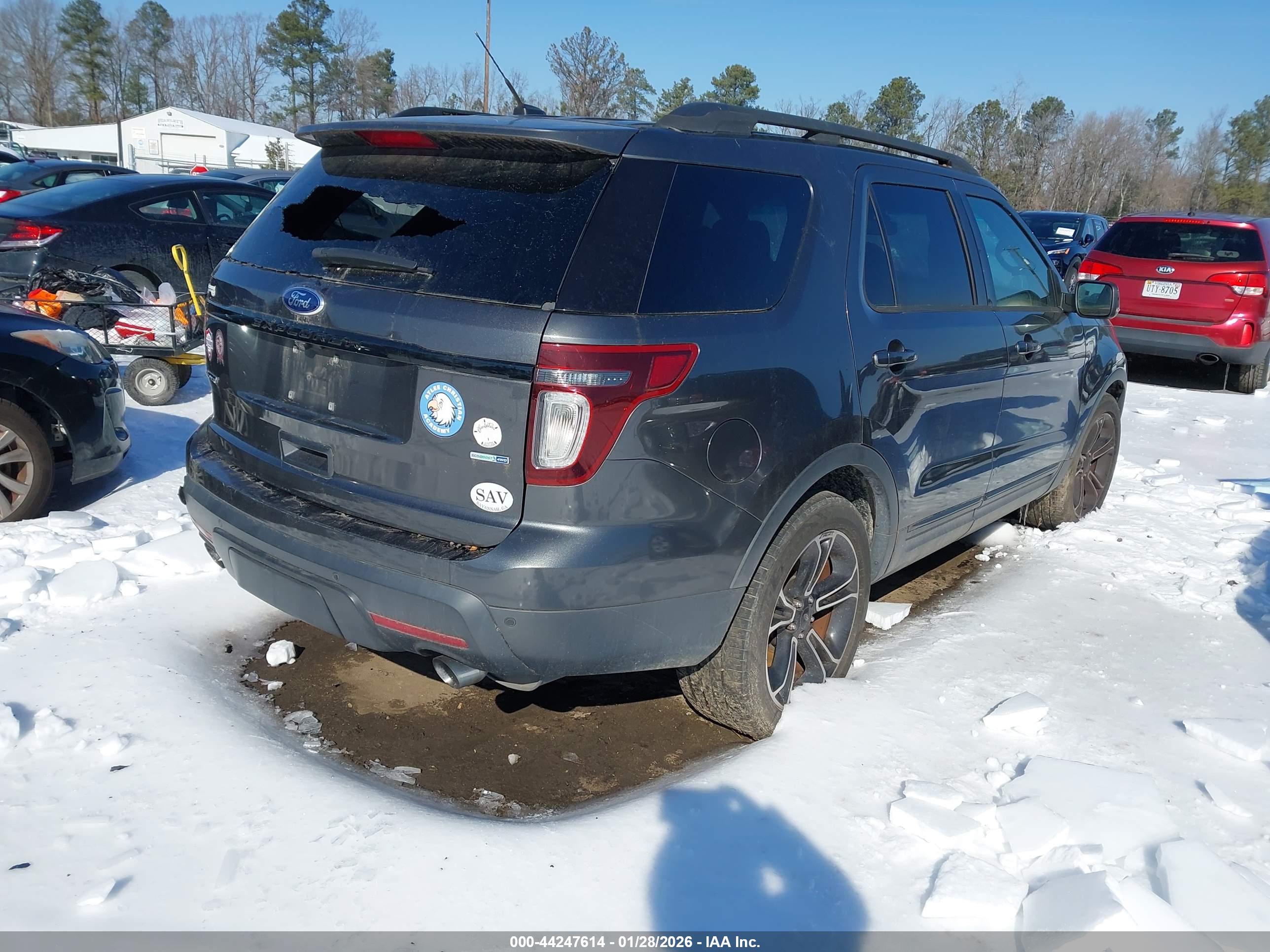 FORD EXPLORER image 4