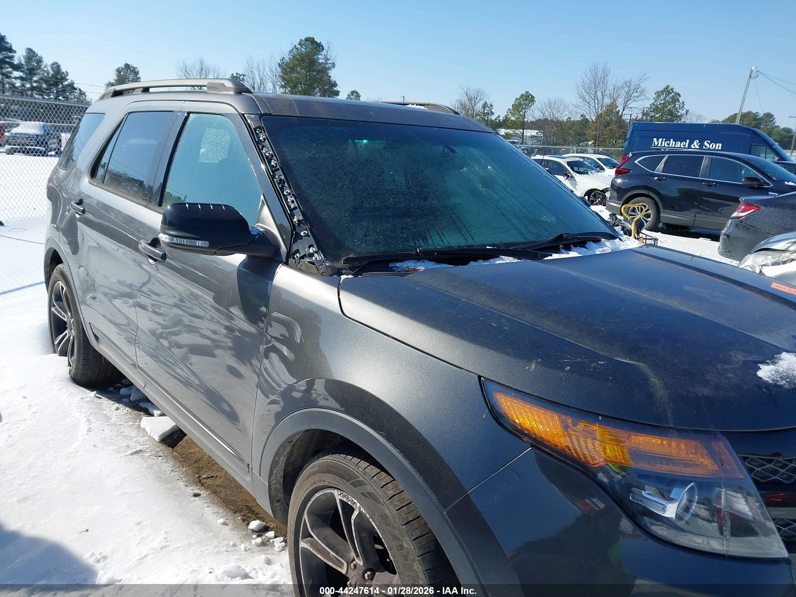 FORD EXPLORER image 6