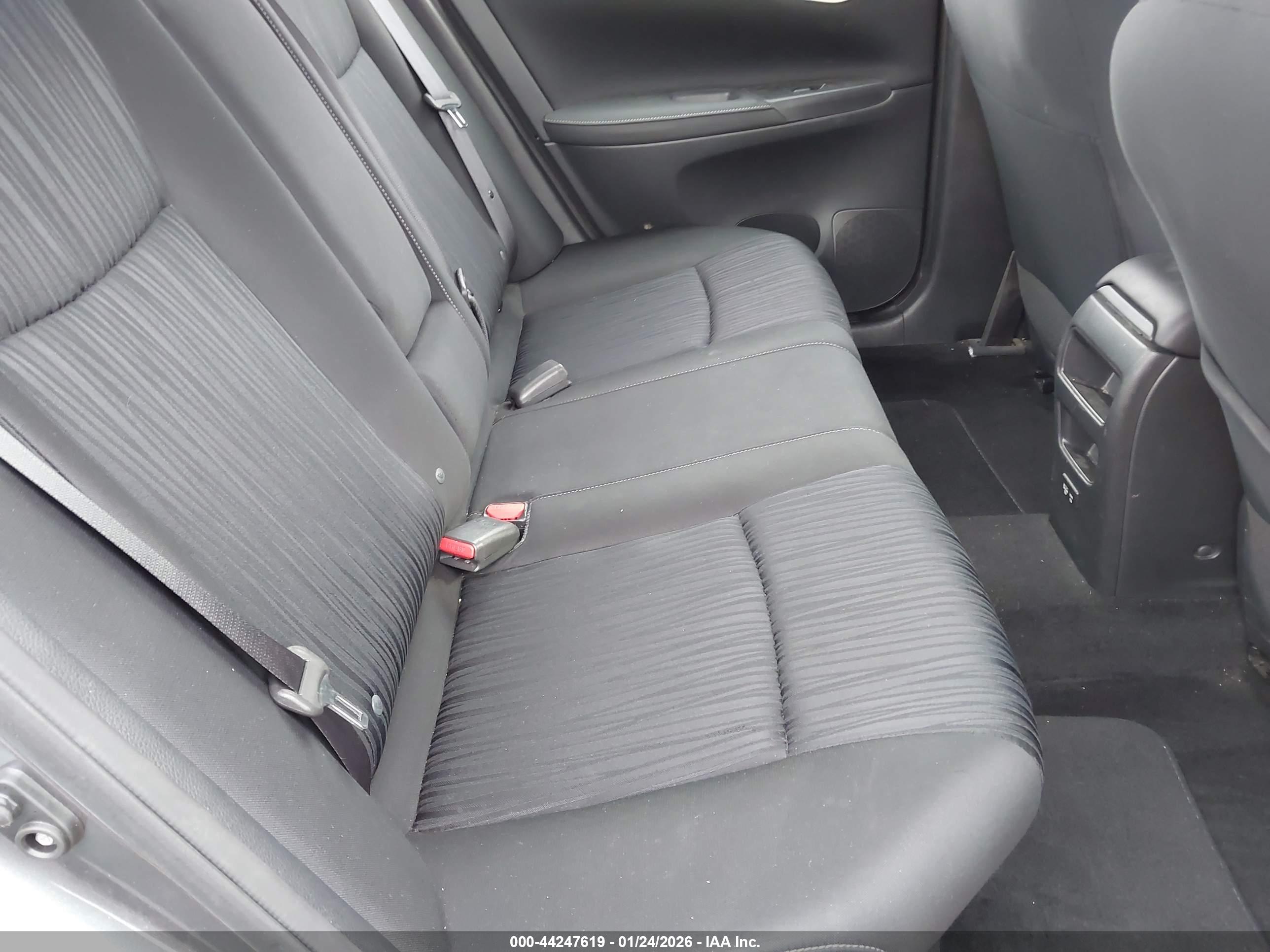 NISSAN SENTRA image 8