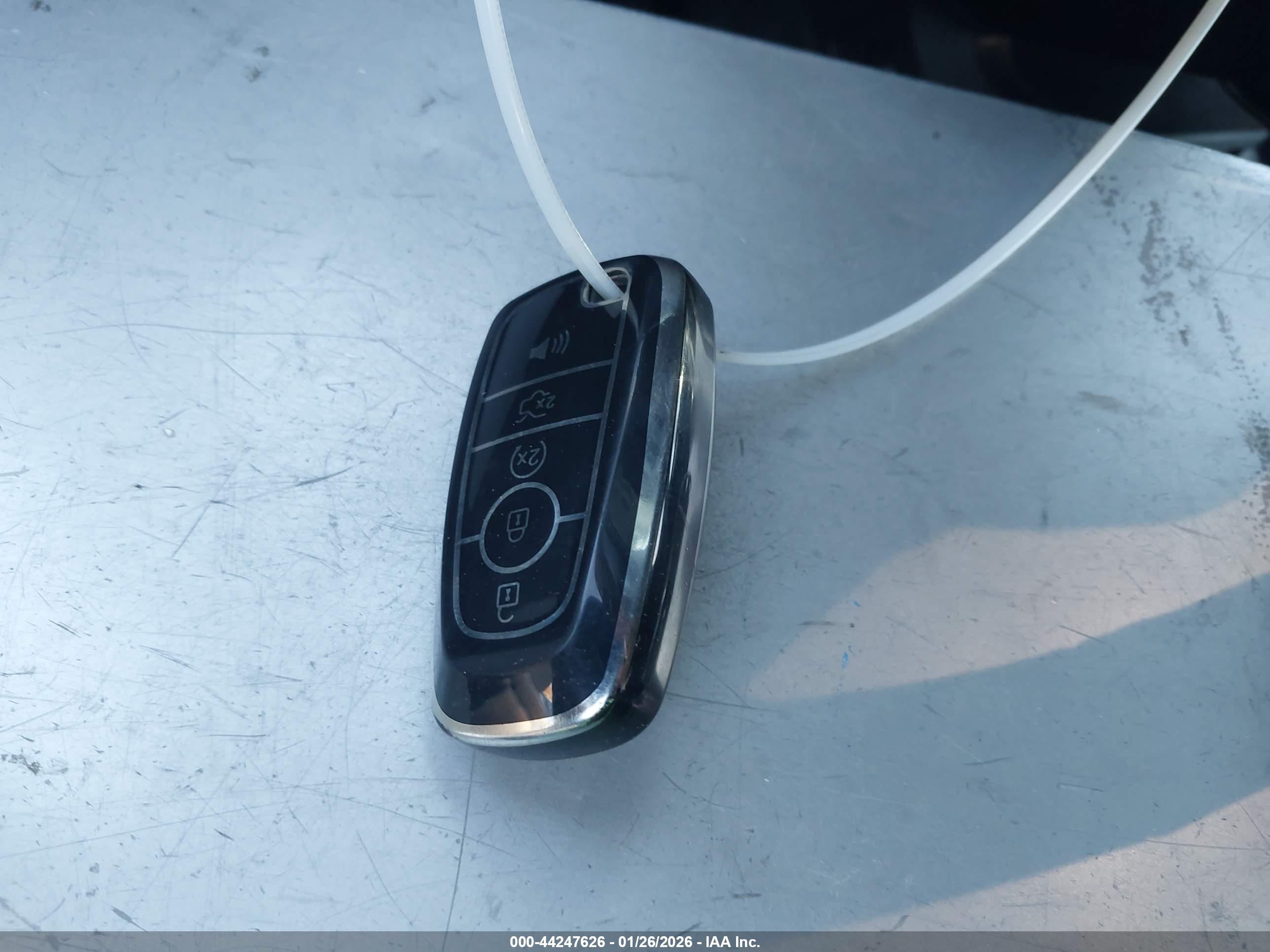 FORD FUSION image 11