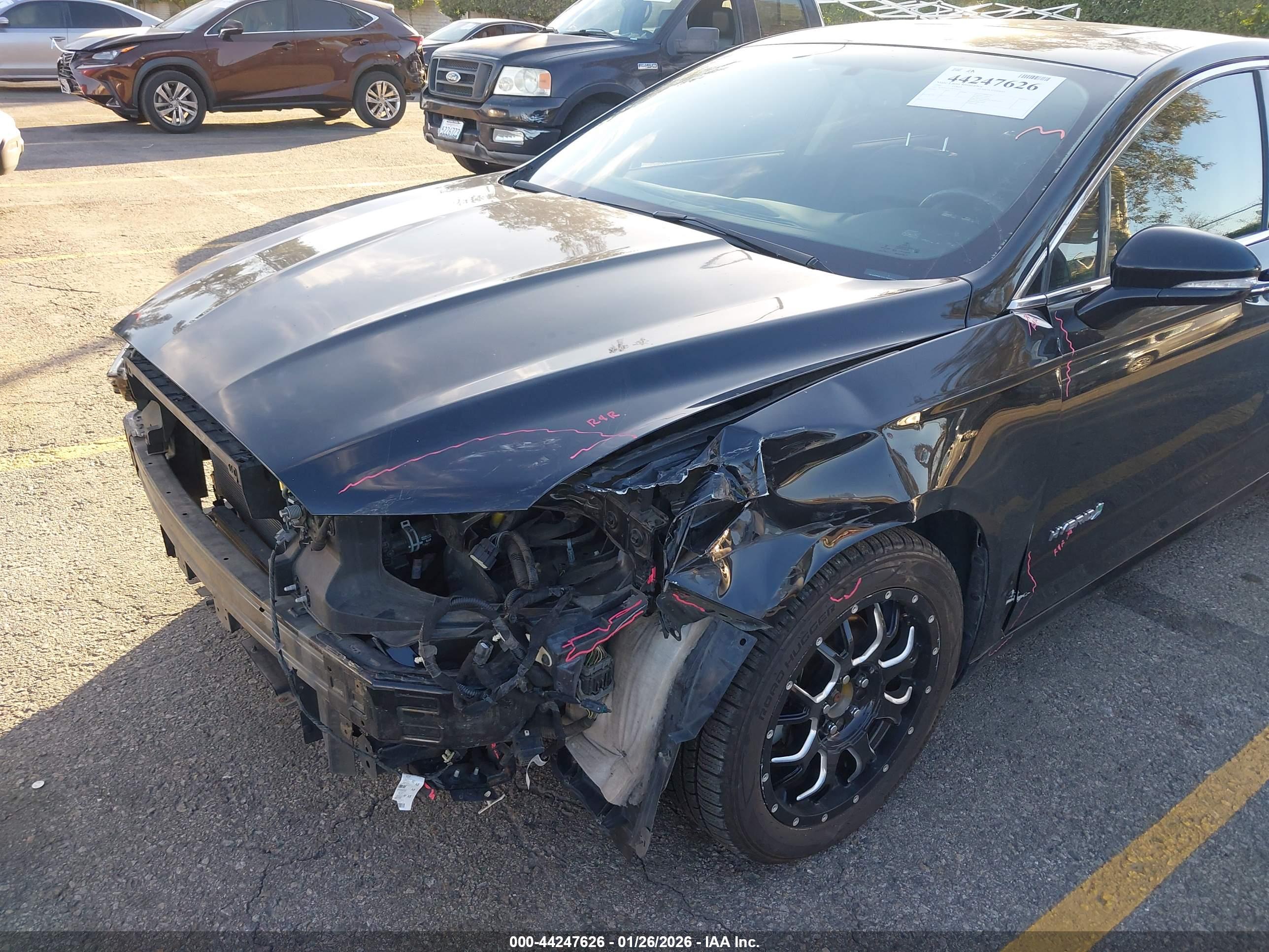 FORD FUSION image 6
