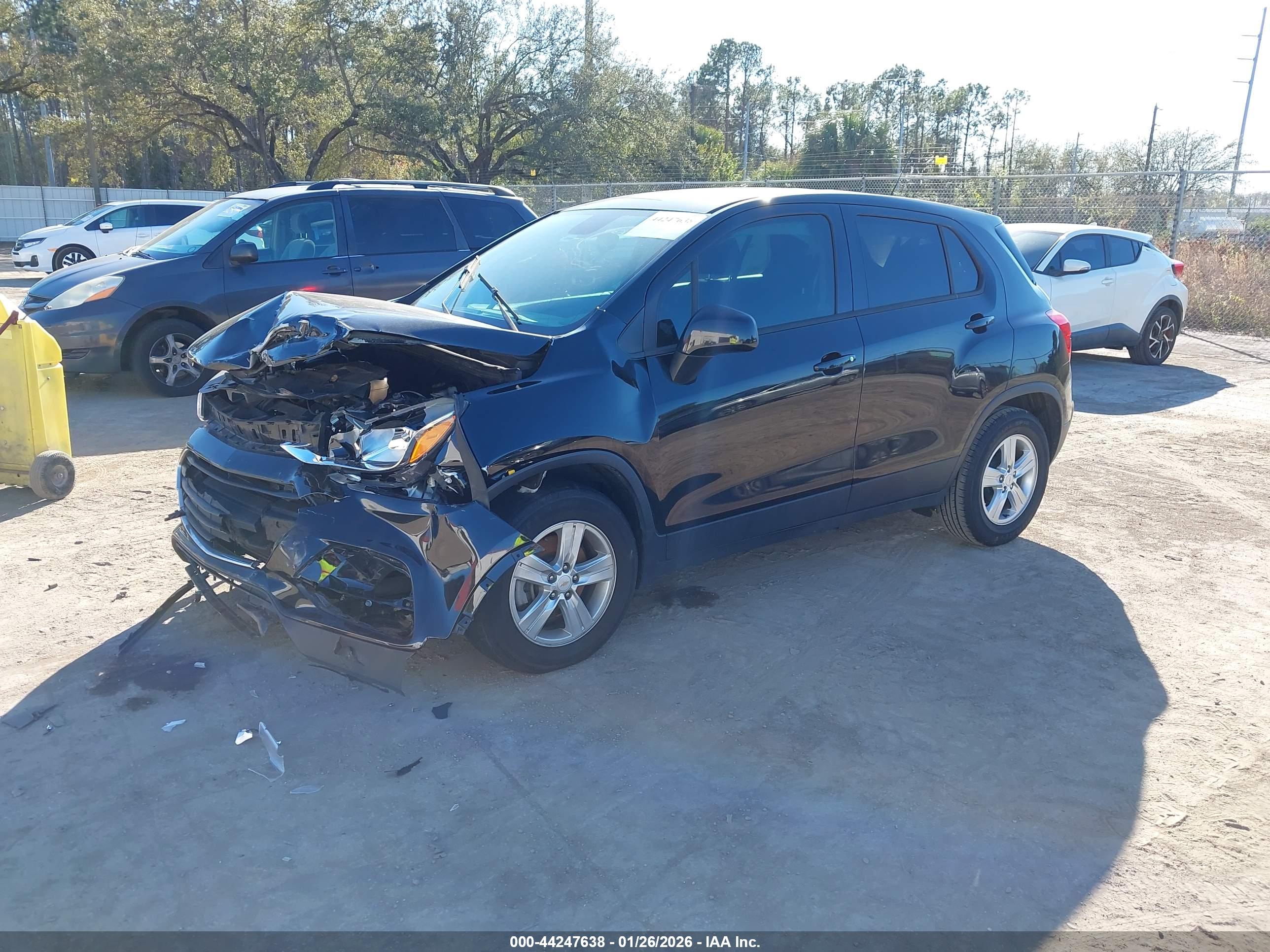 CHEVROLET TRAX image 2