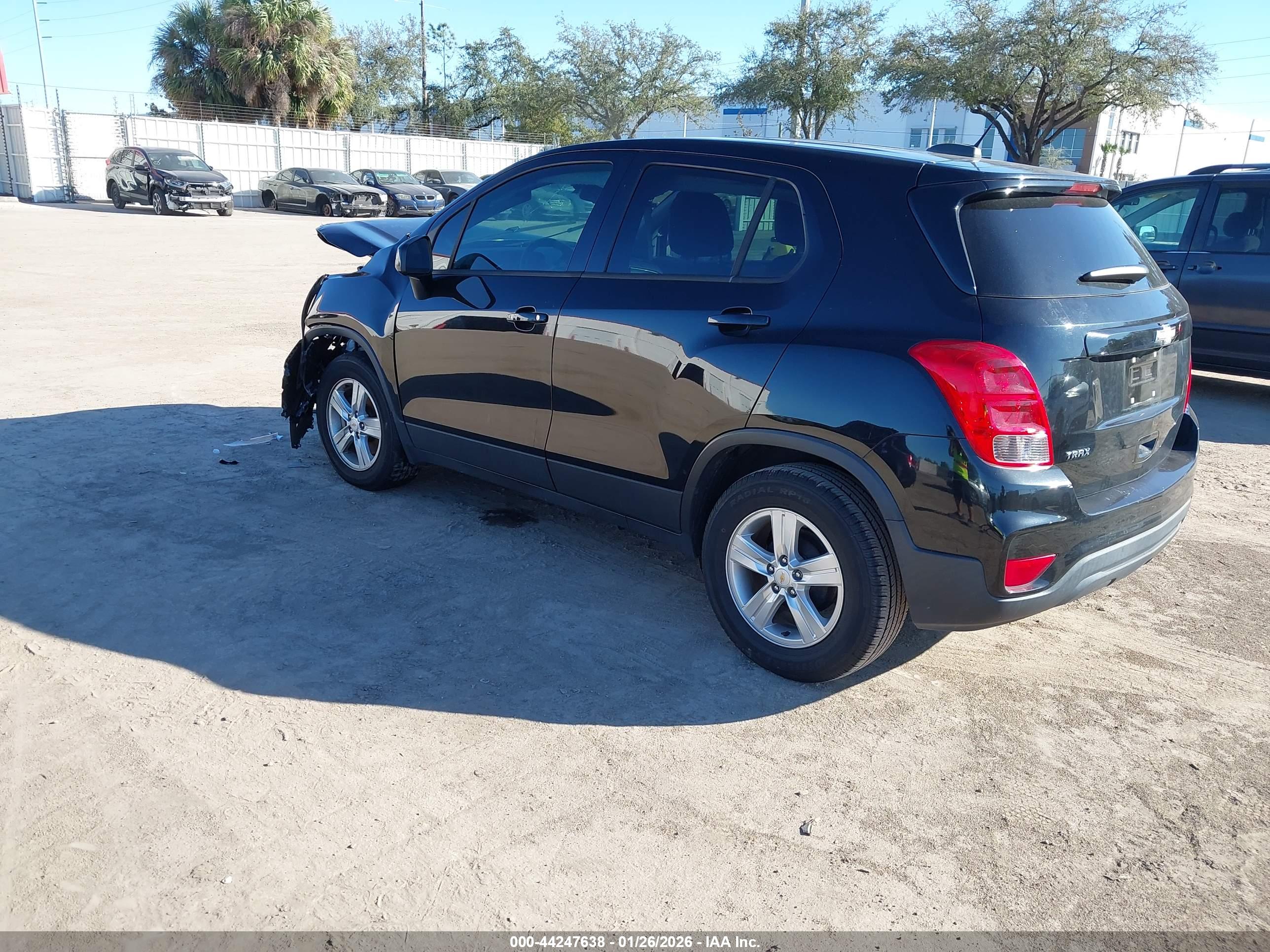 CHEVROLET TRAX image 3