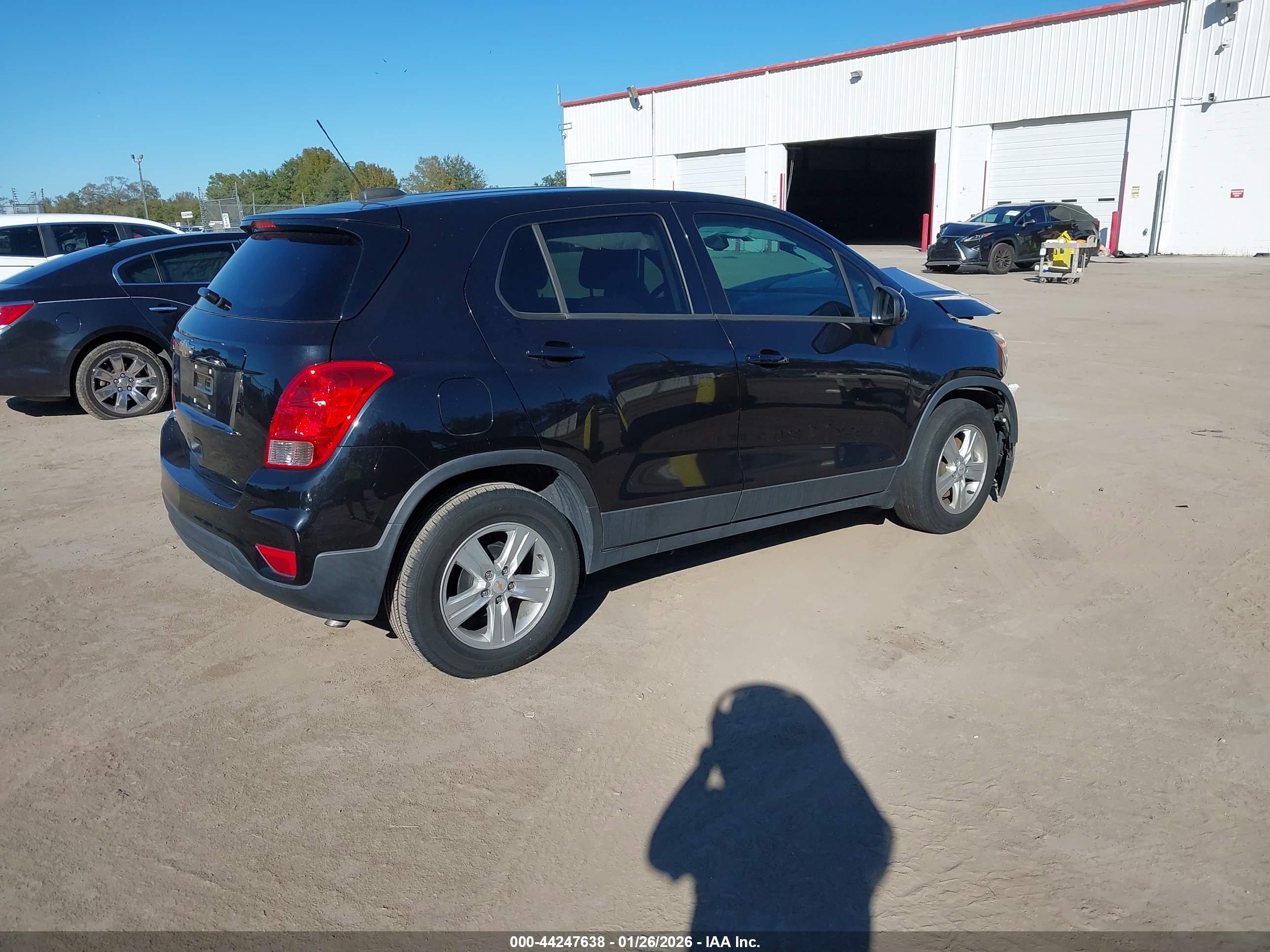 CHEVROLET TRAX image 4