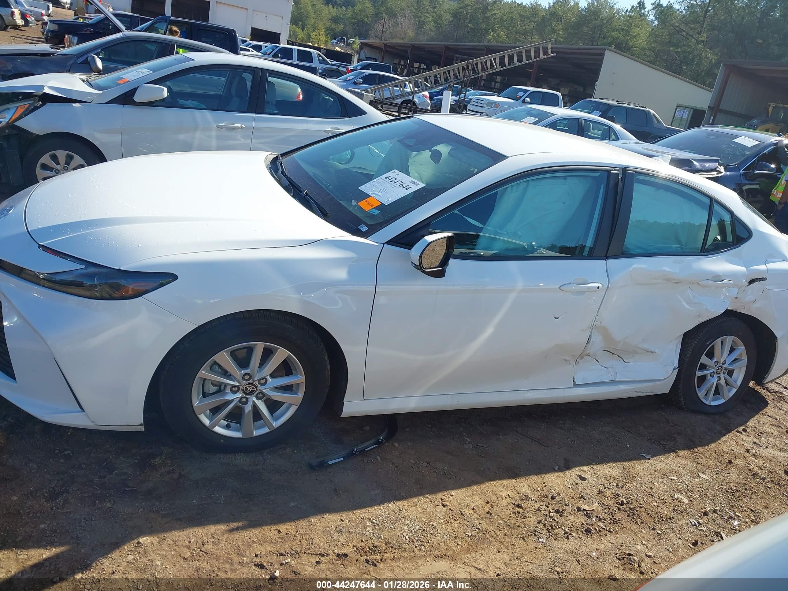 TOYOTA CAMRY image 6