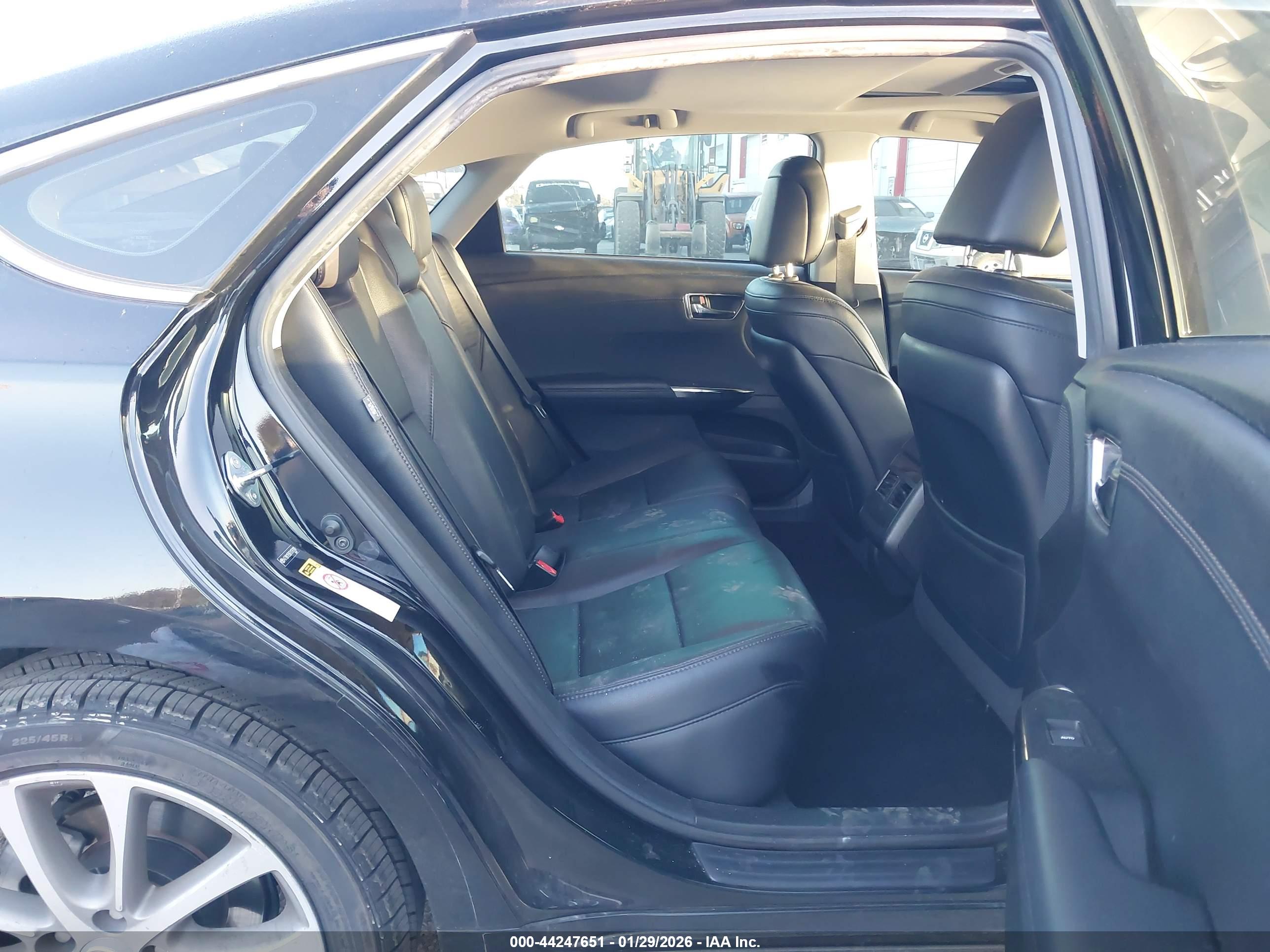 TOYOTA AVALON image 8