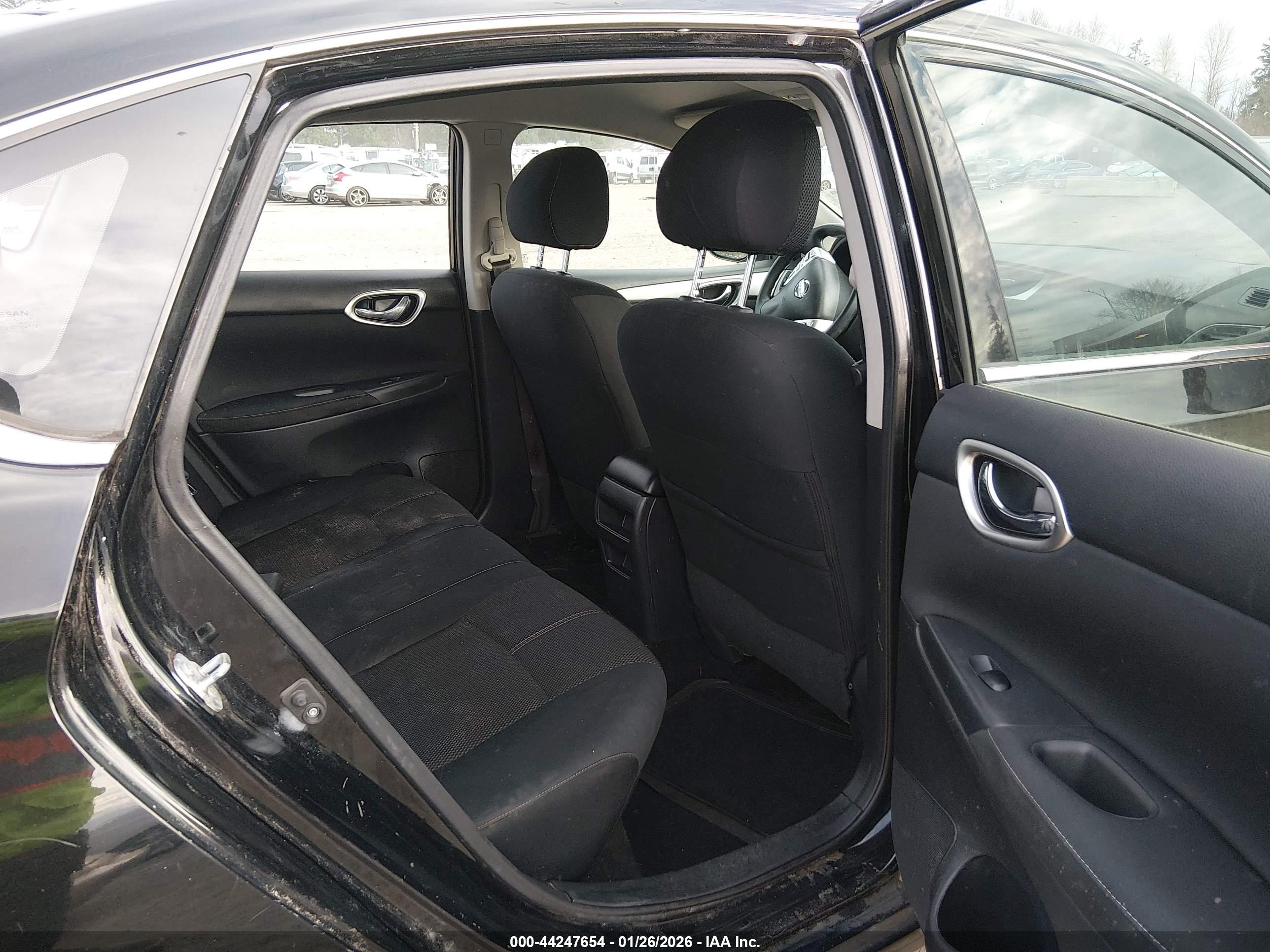 NISSAN SENTRA image 8