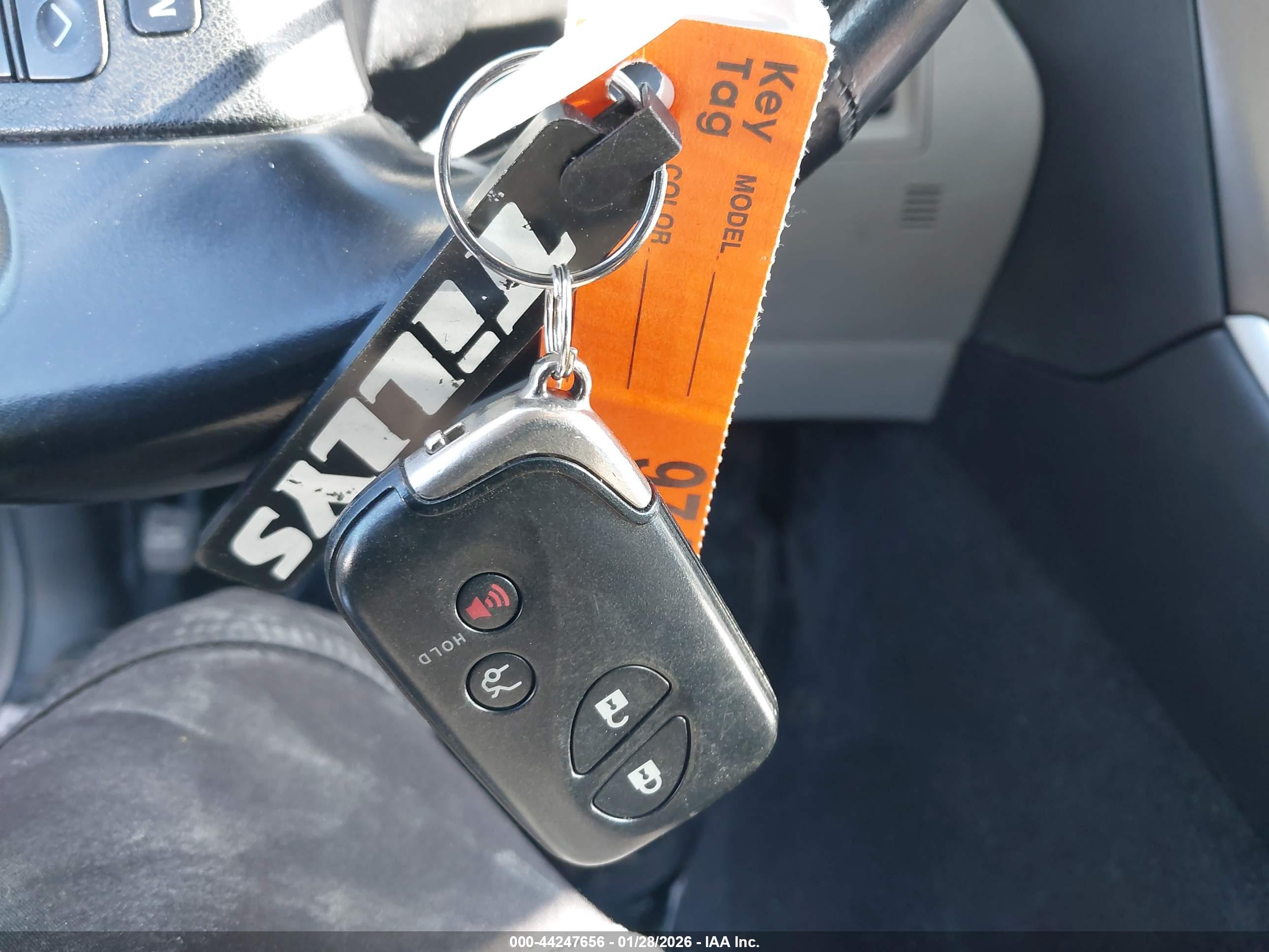 LEXUS IS image 11
