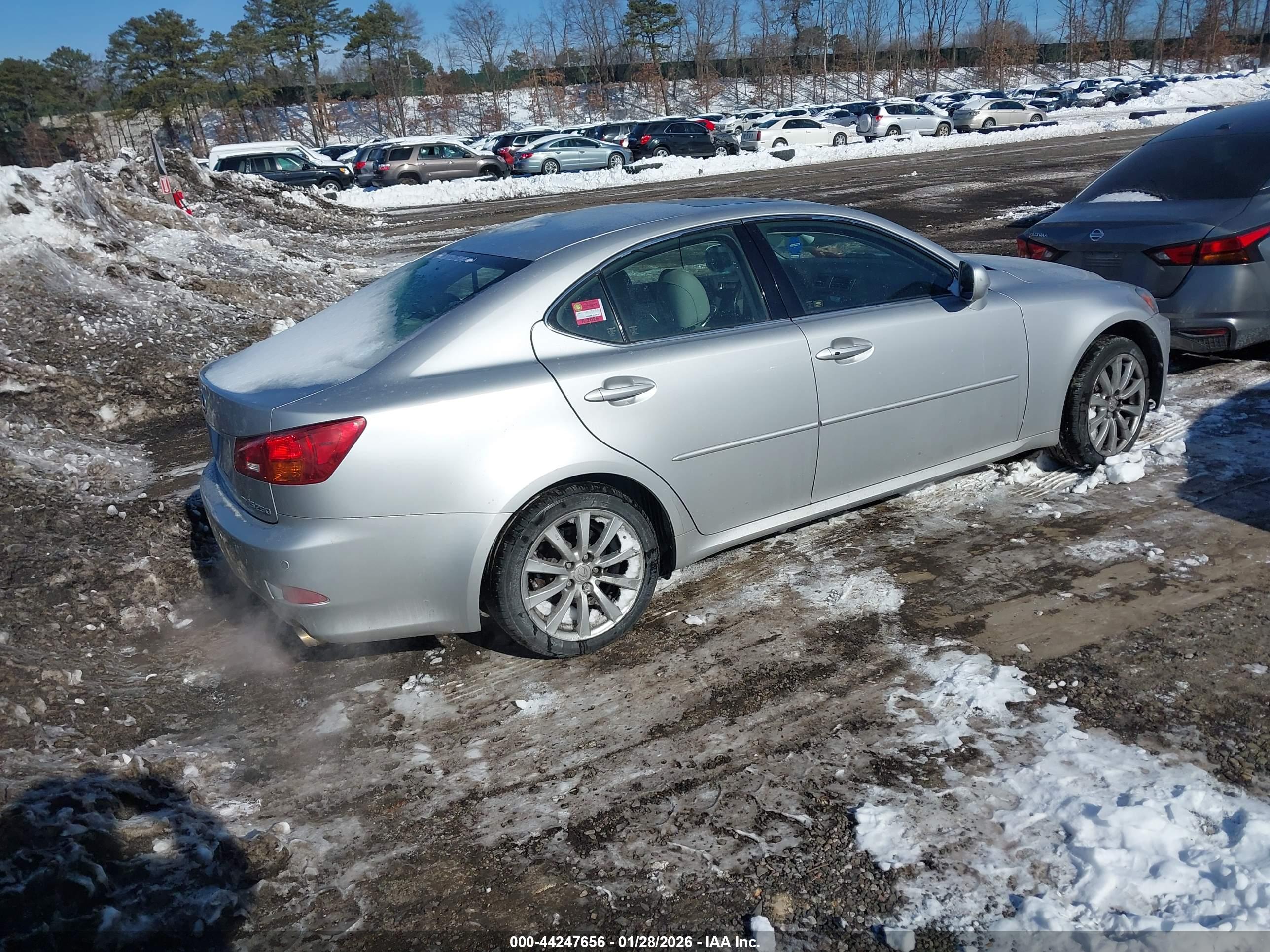 LEXUS IS image 4