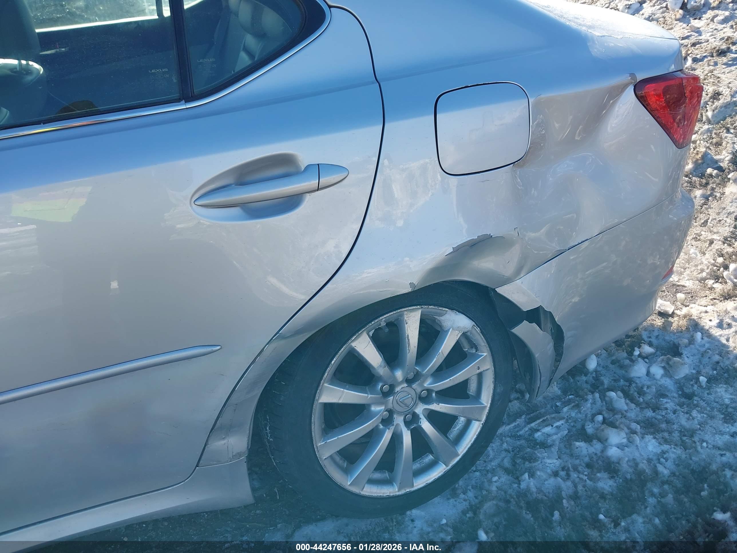 LEXUS IS image 6