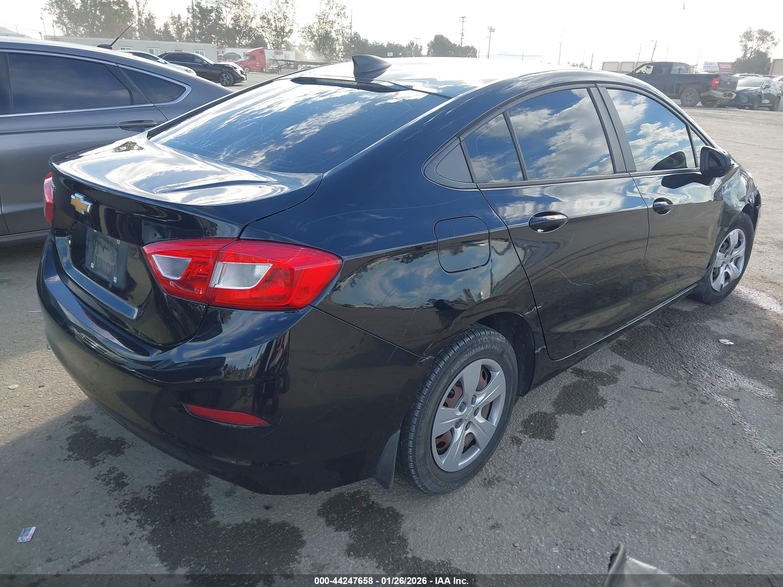 CHEVROLET CRUZE image 4