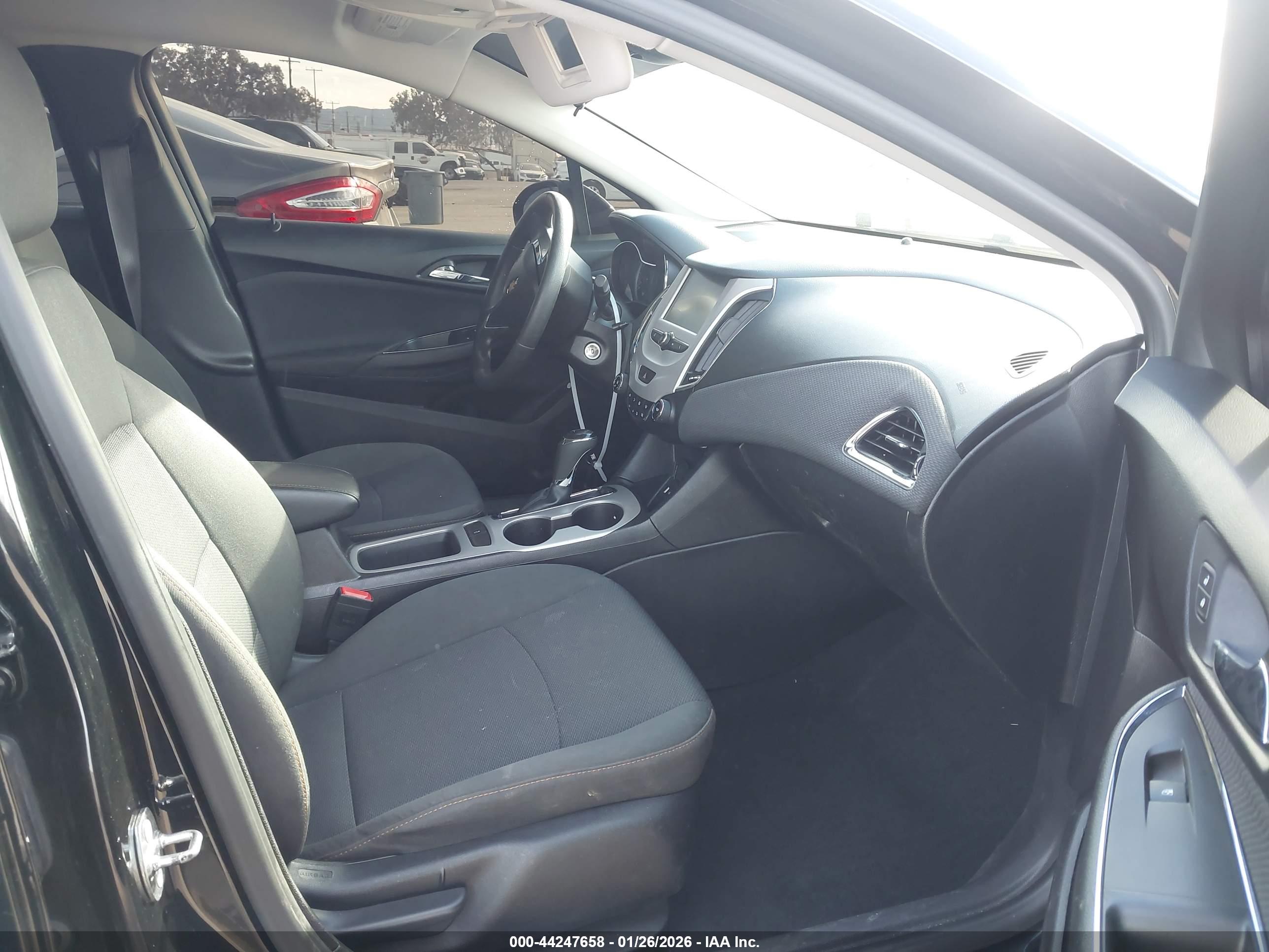 CHEVROLET CRUZE image 5