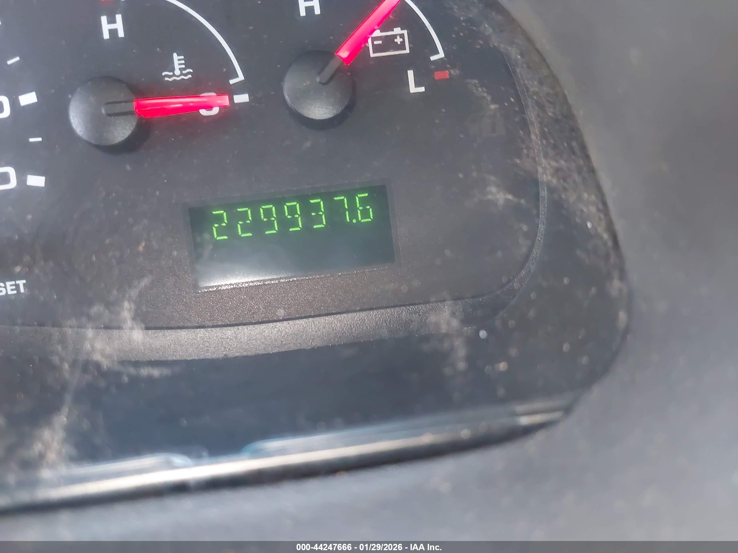 FORD E-450 image 6