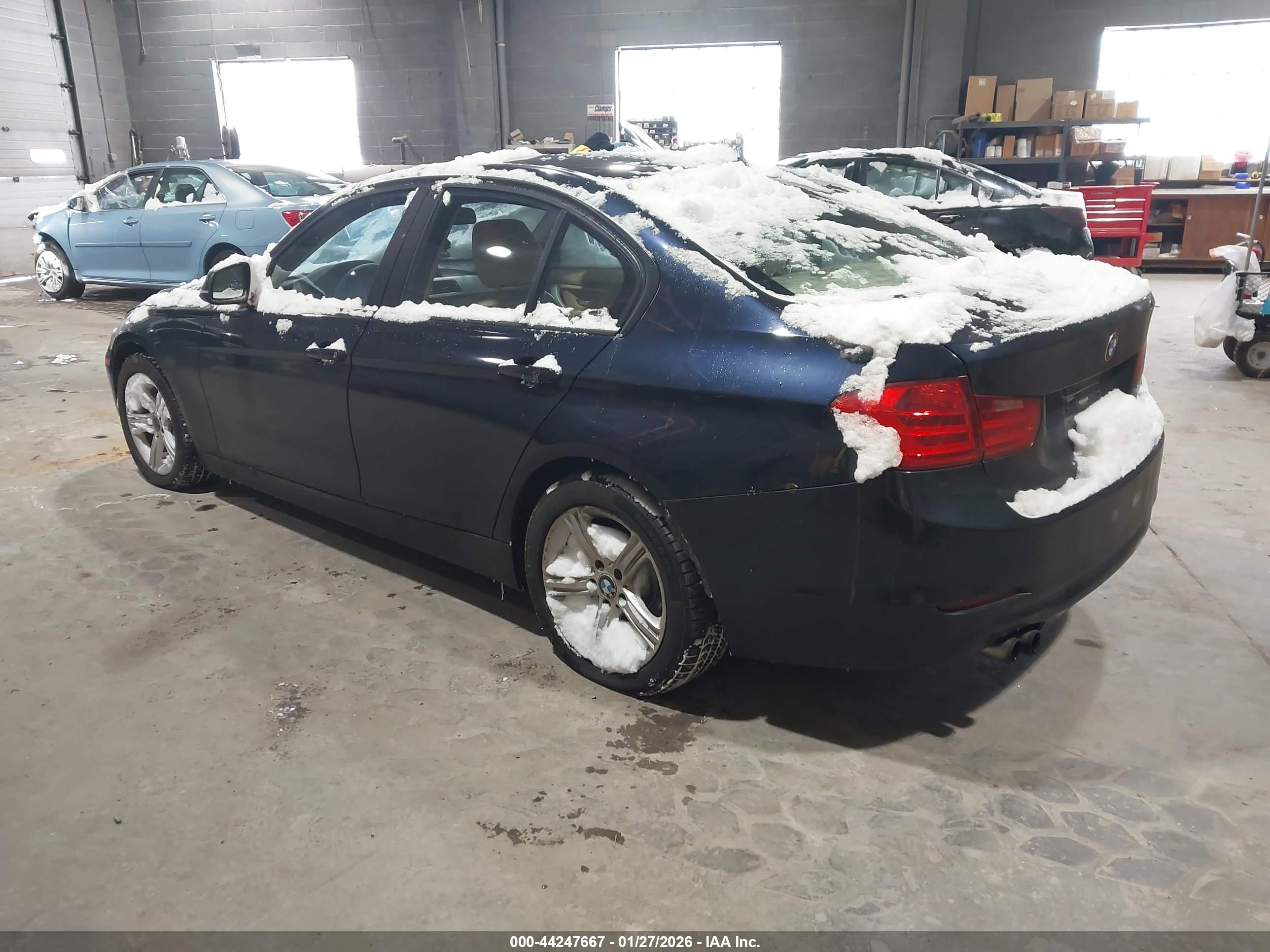 BMW 328I image 3
