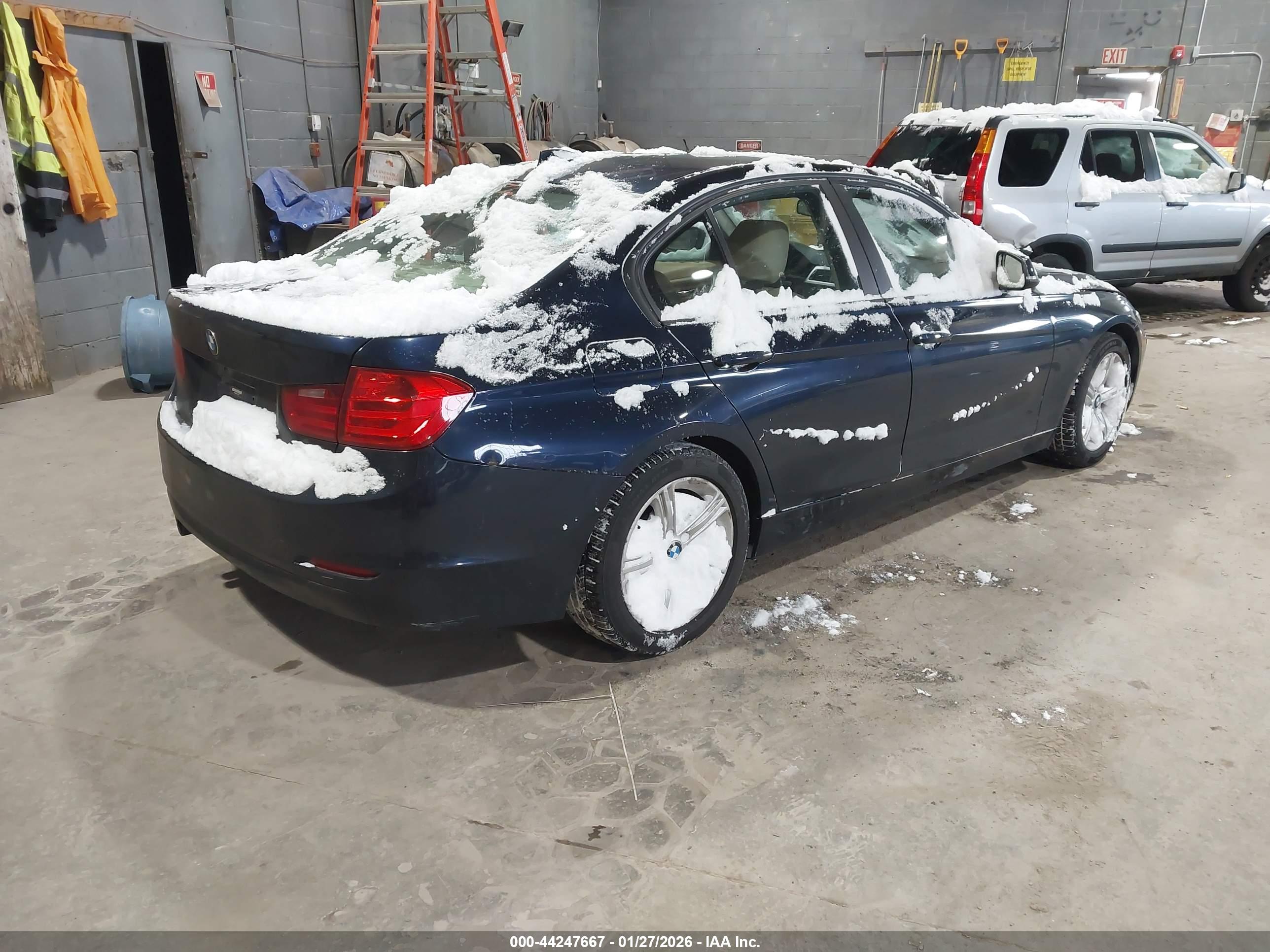 BMW 328I image 4
