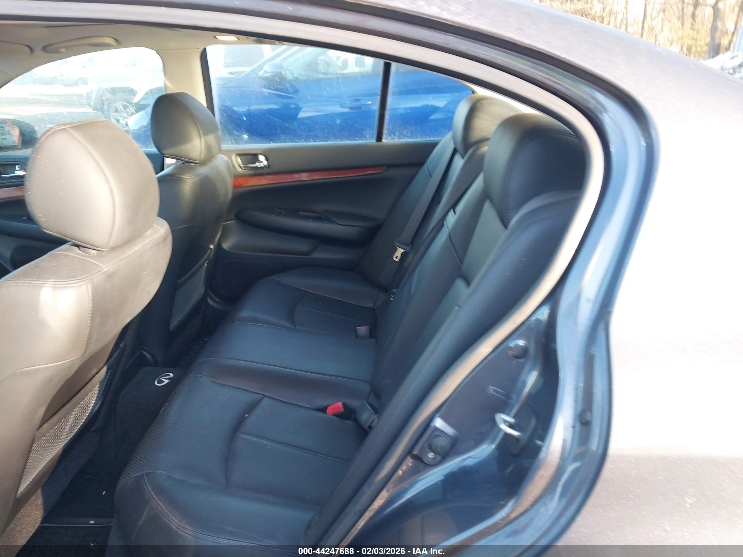 INFINITI G35X image 8