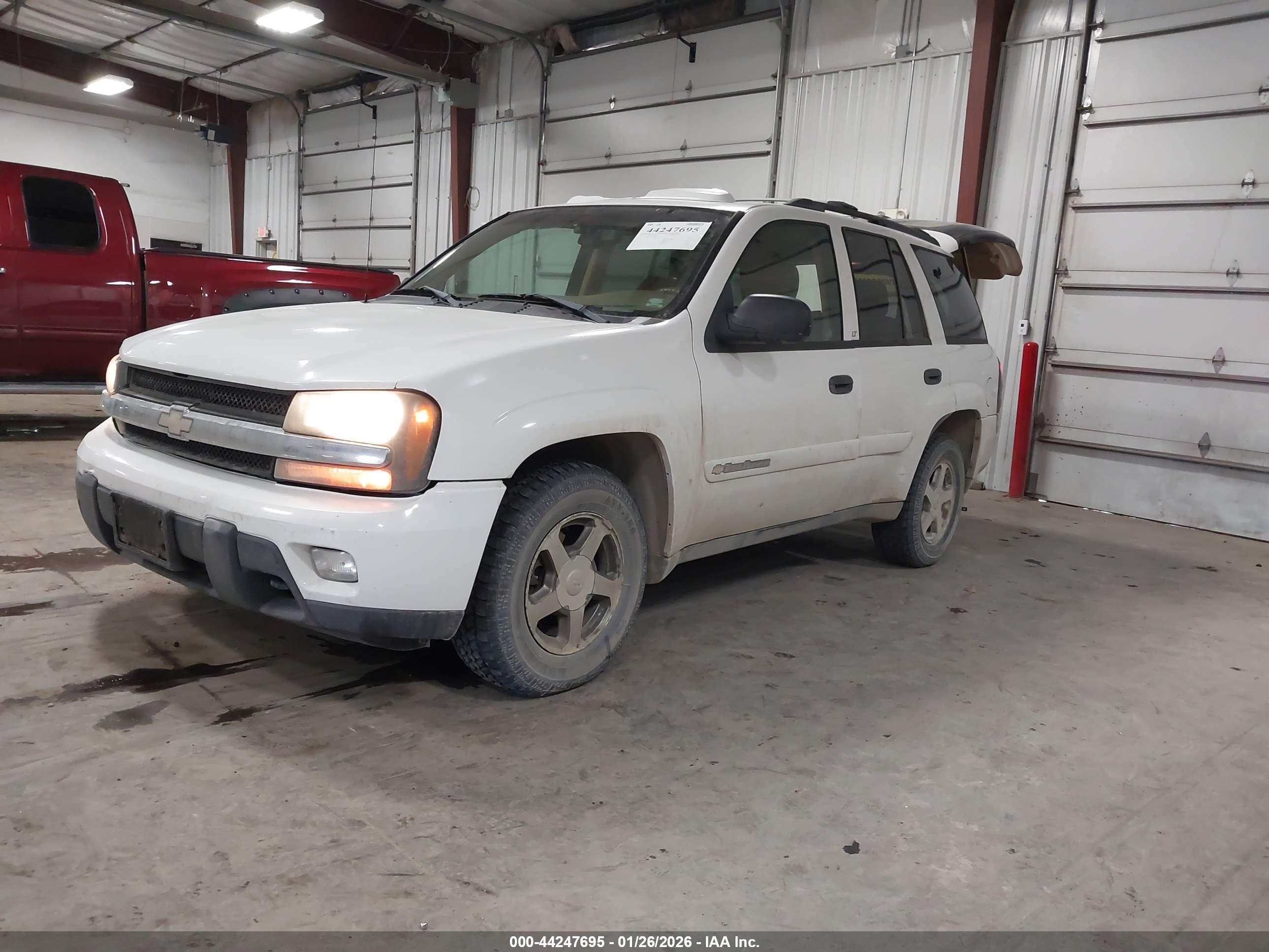 CHEVROLET TRAILBLAZER image 2