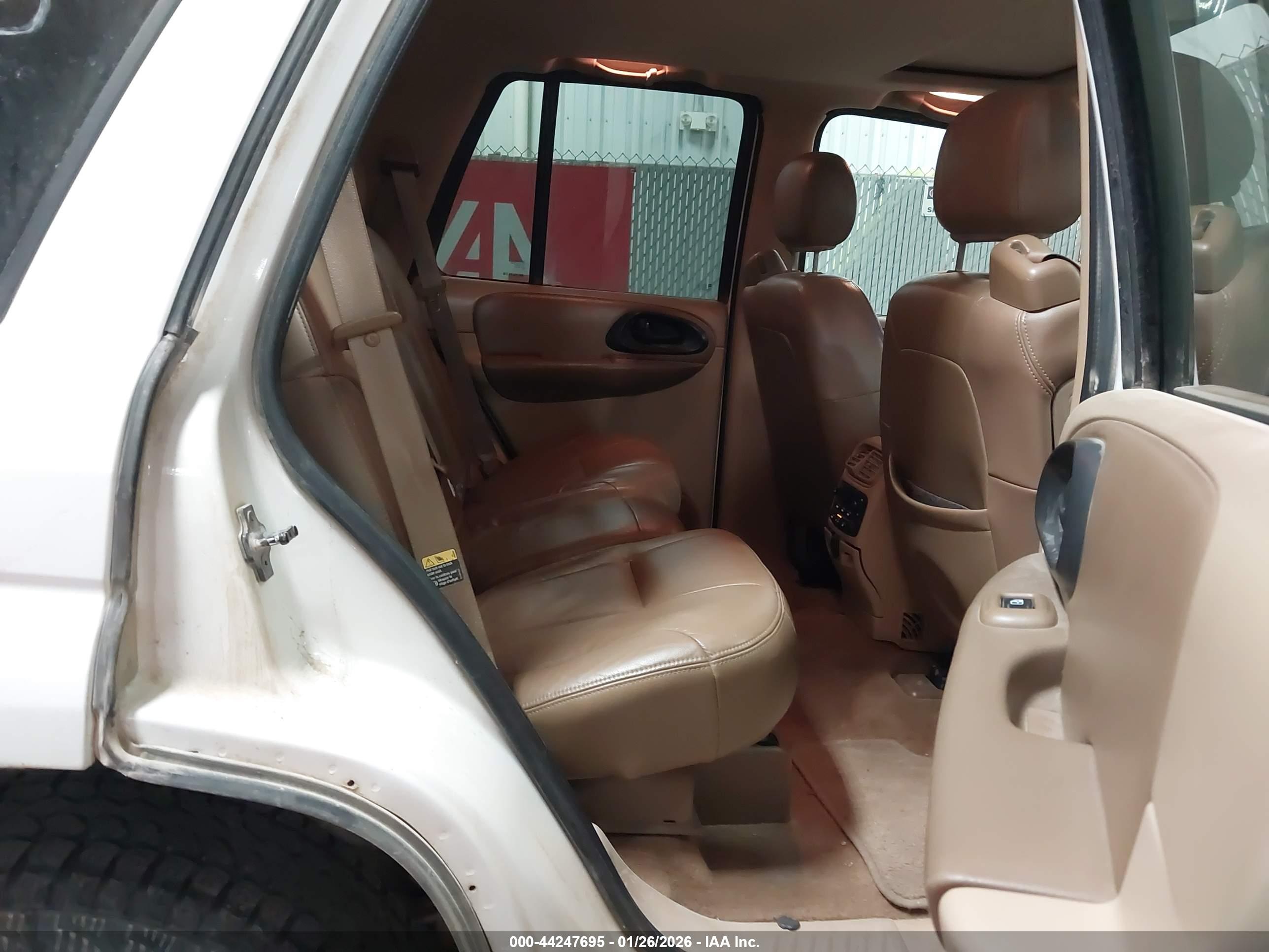 CHEVROLET TRAILBLAZER image 8