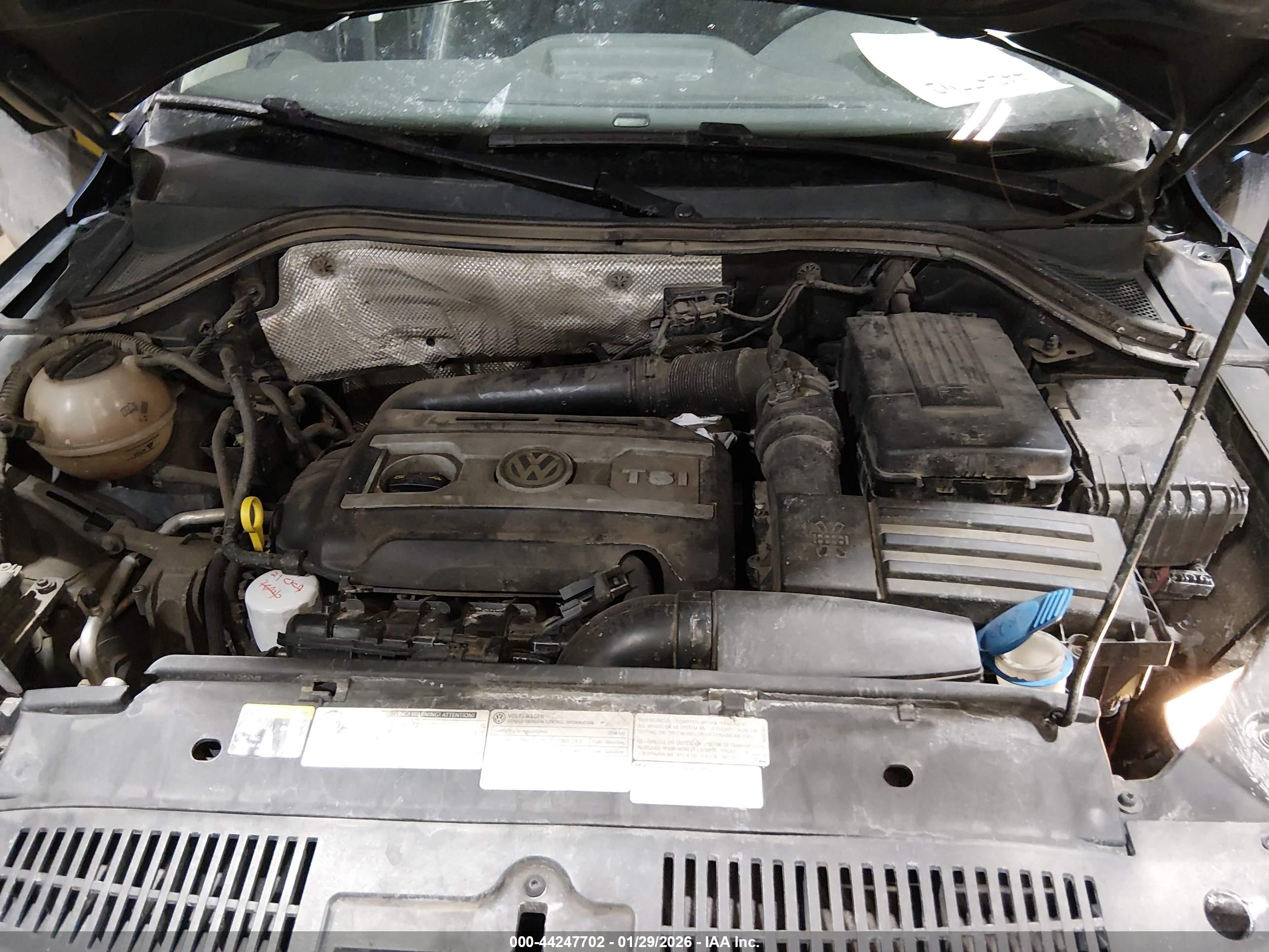 VOLKSWAGEN TIGUAN image 10