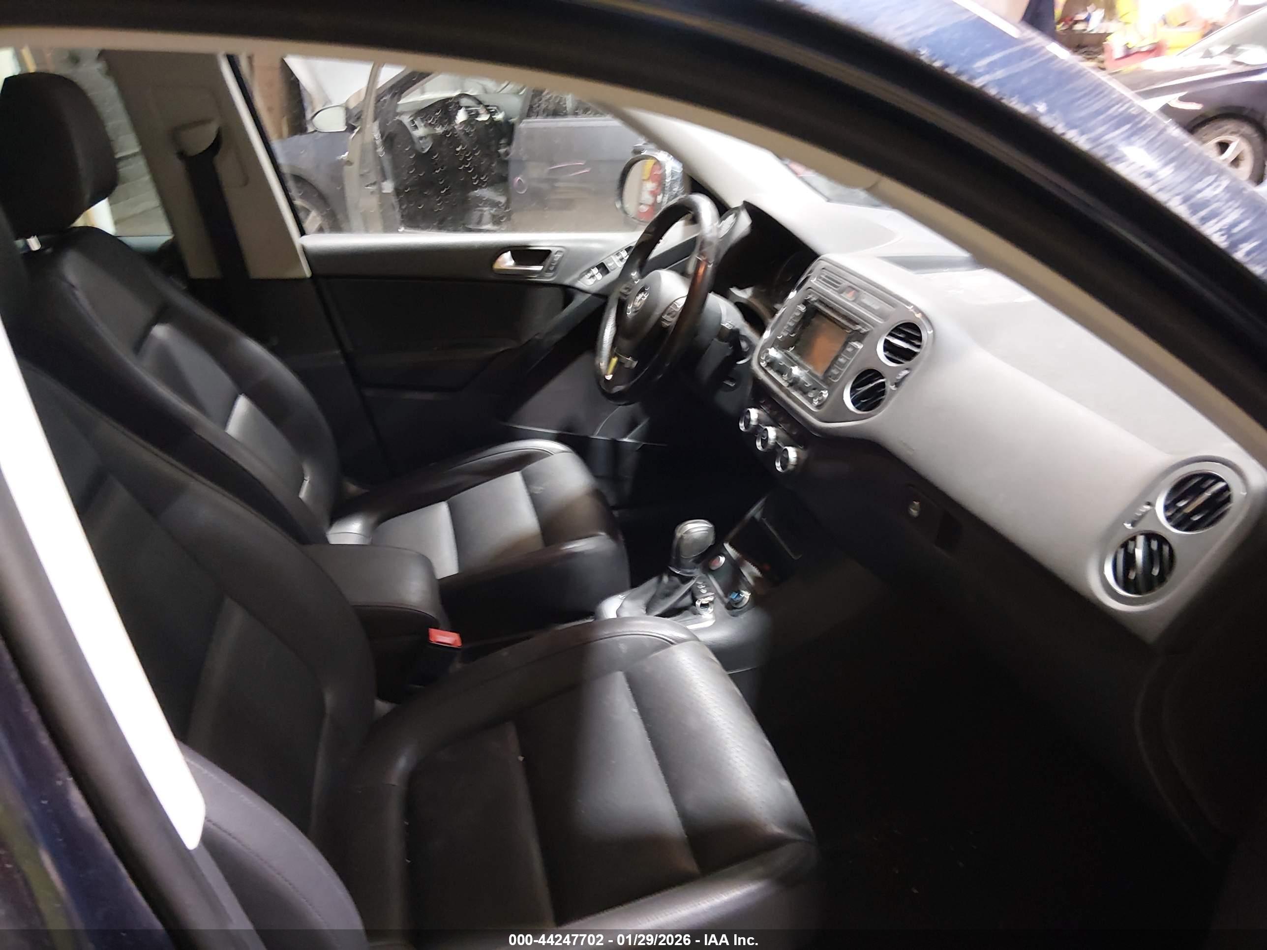 VOLKSWAGEN TIGUAN image 5