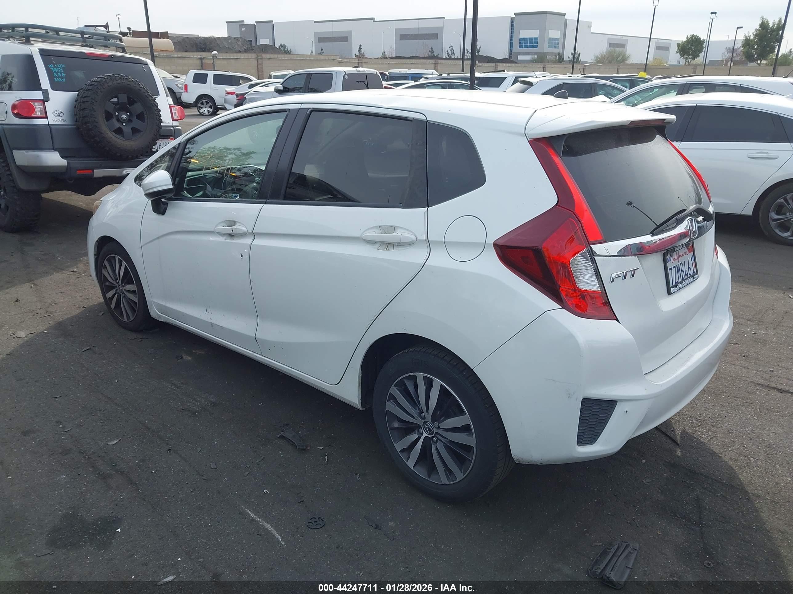 HONDA FIT image 3
