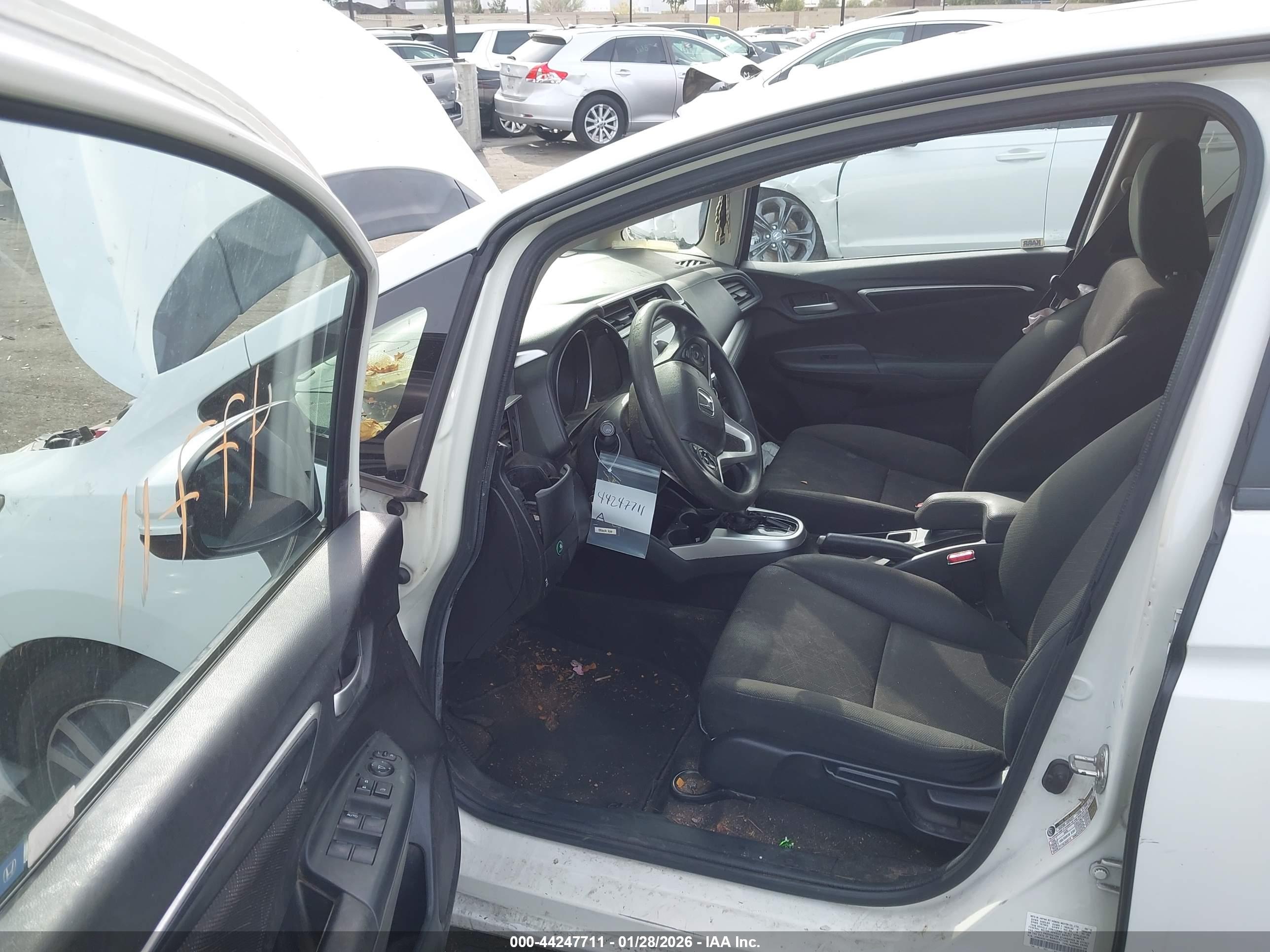 HONDA FIT image 5