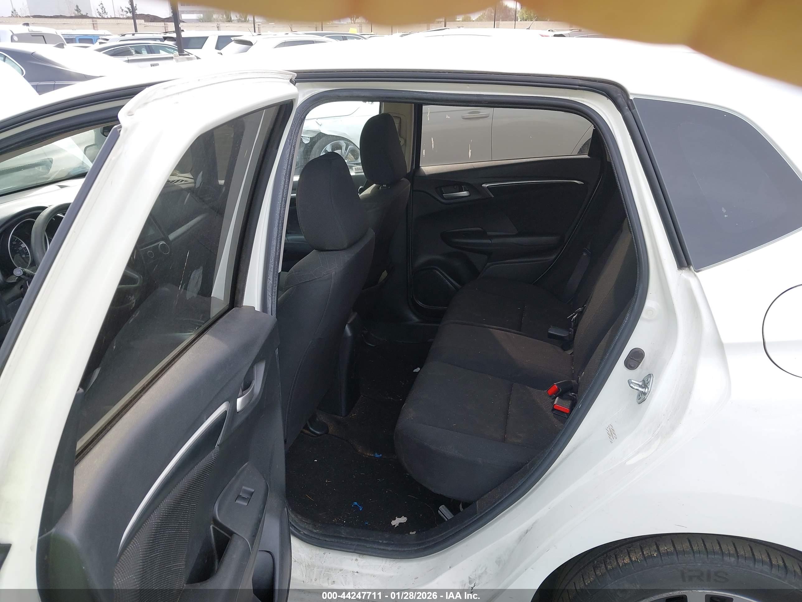 HONDA FIT image 8