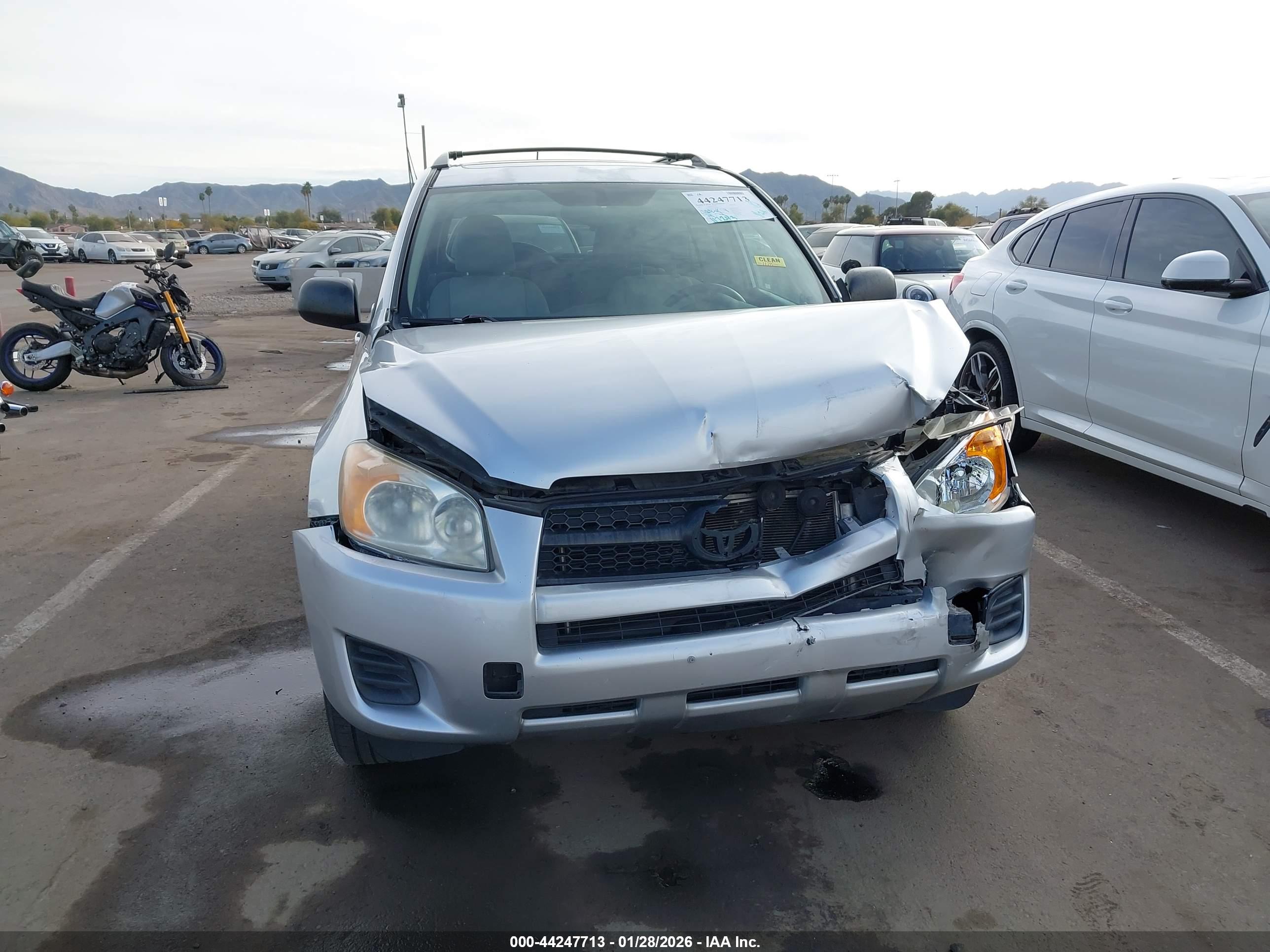 TOYOTA RAV4 image 6