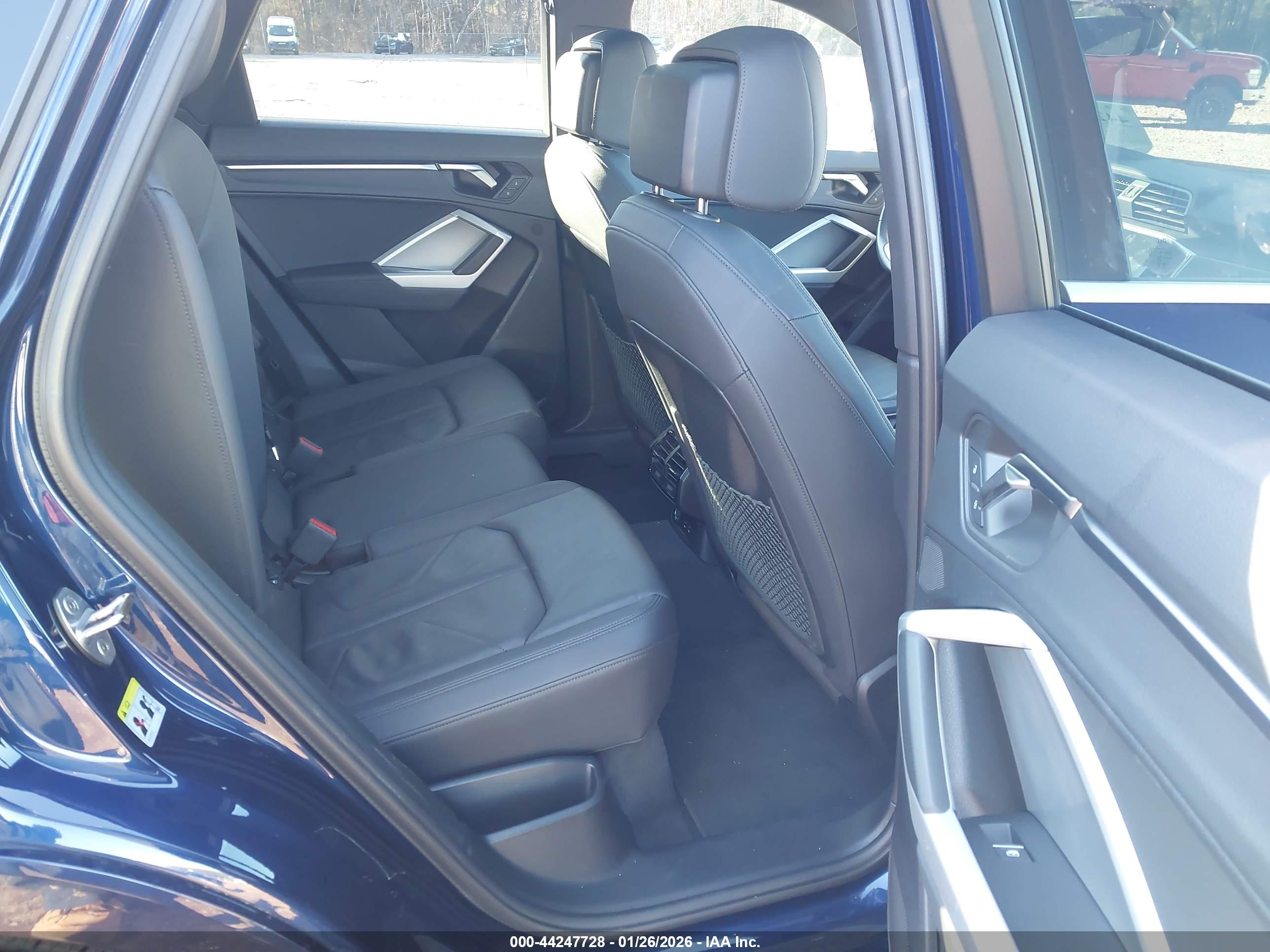 AUDI Q3 image 8