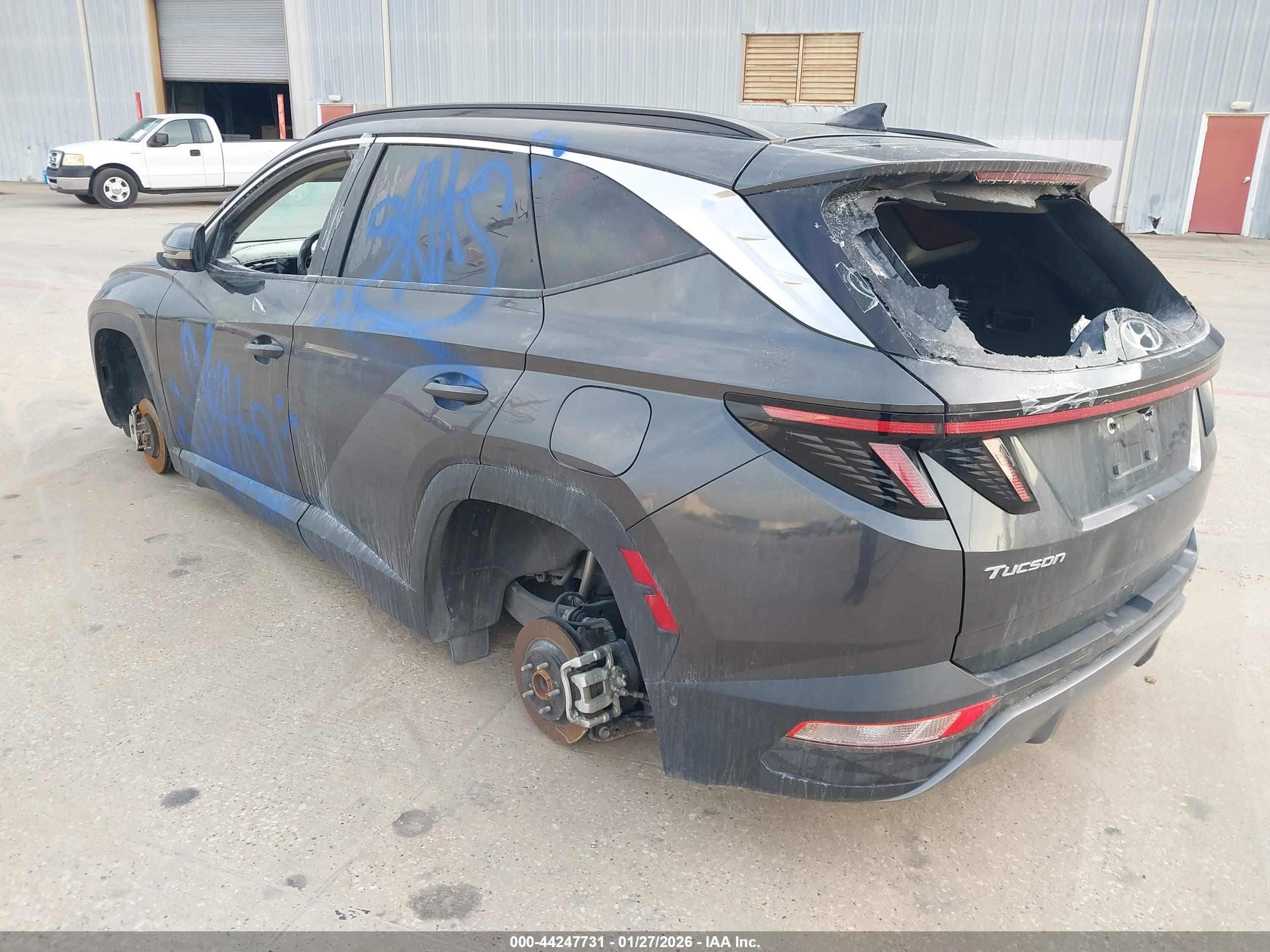 HYUNDAI TUCSON image 3