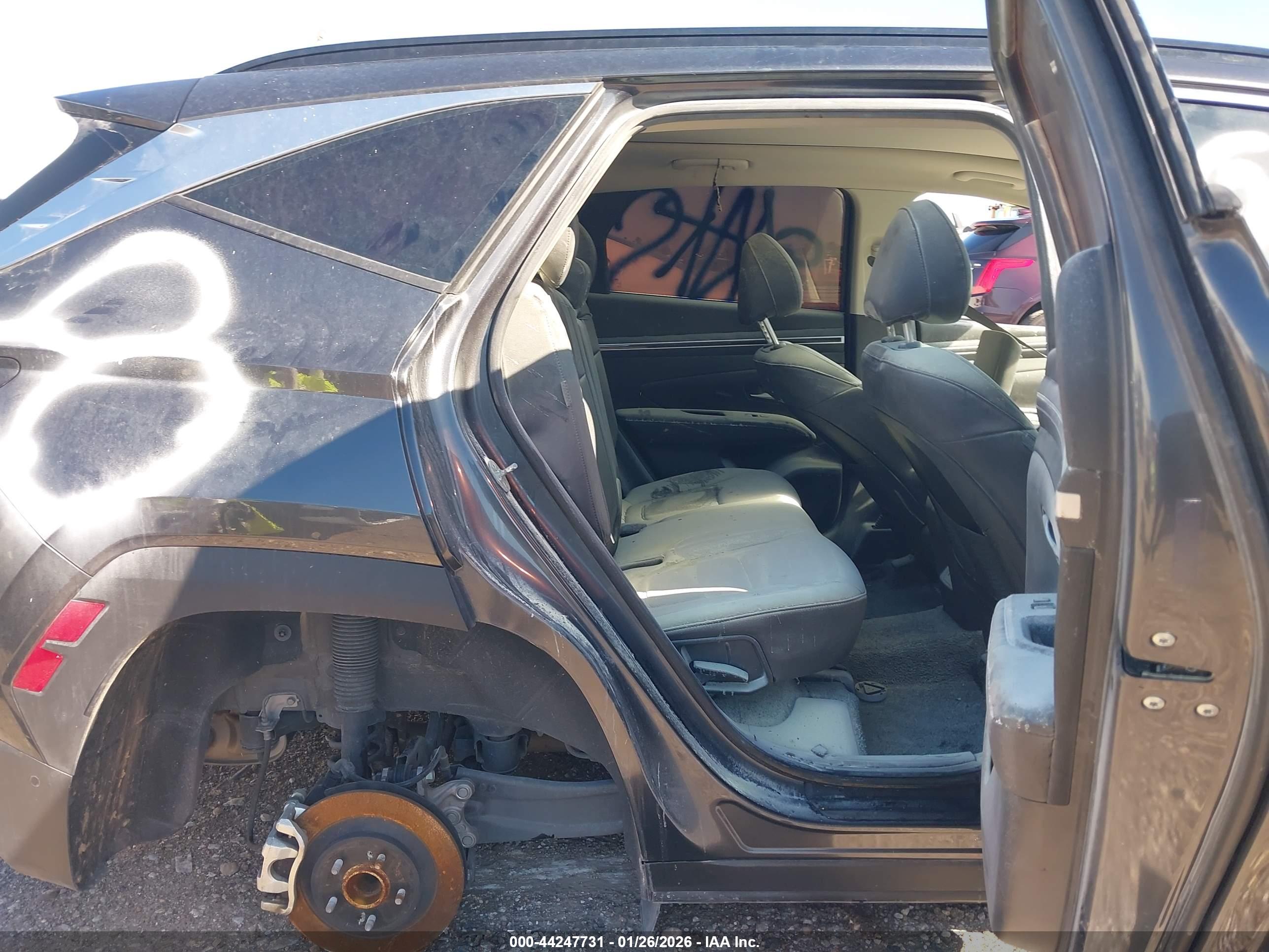 HYUNDAI TUCSON image 8