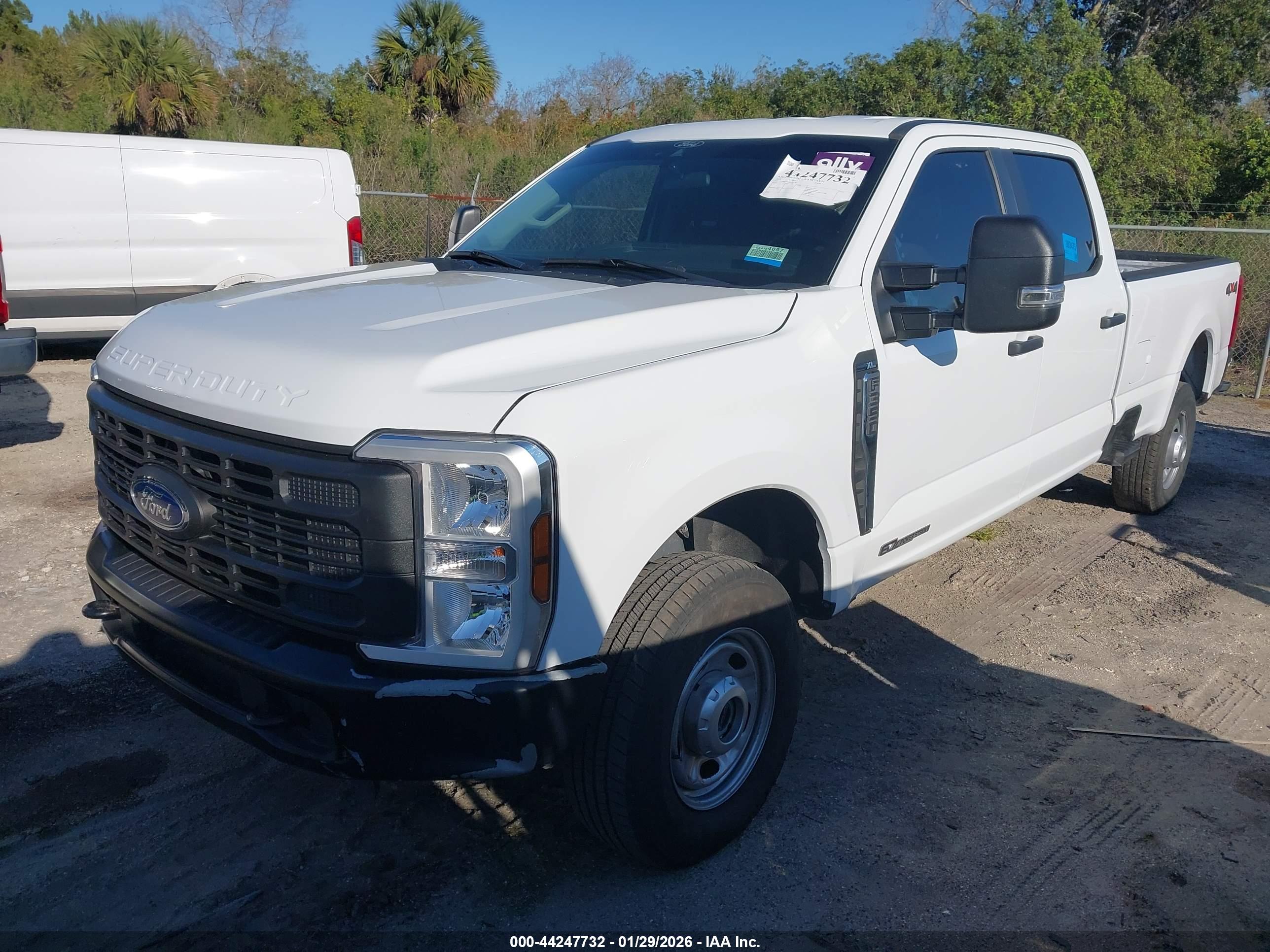 FORD F-350 image 2