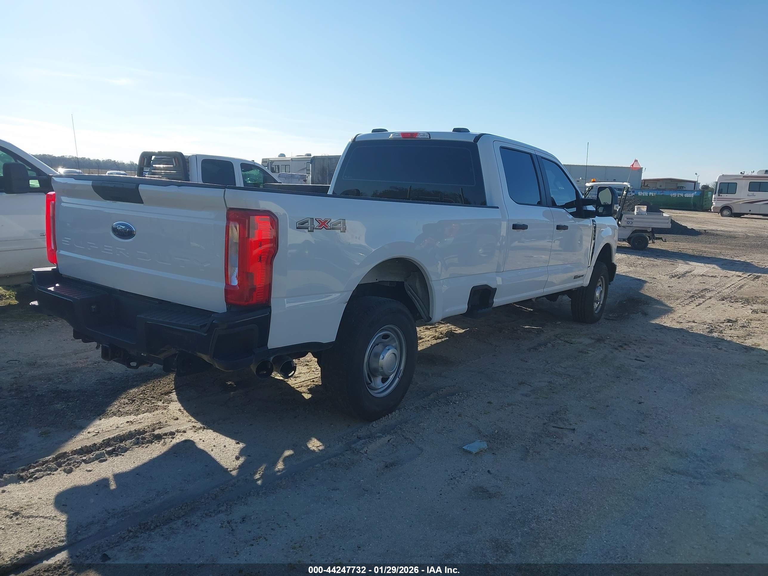 FORD F-350 image 4