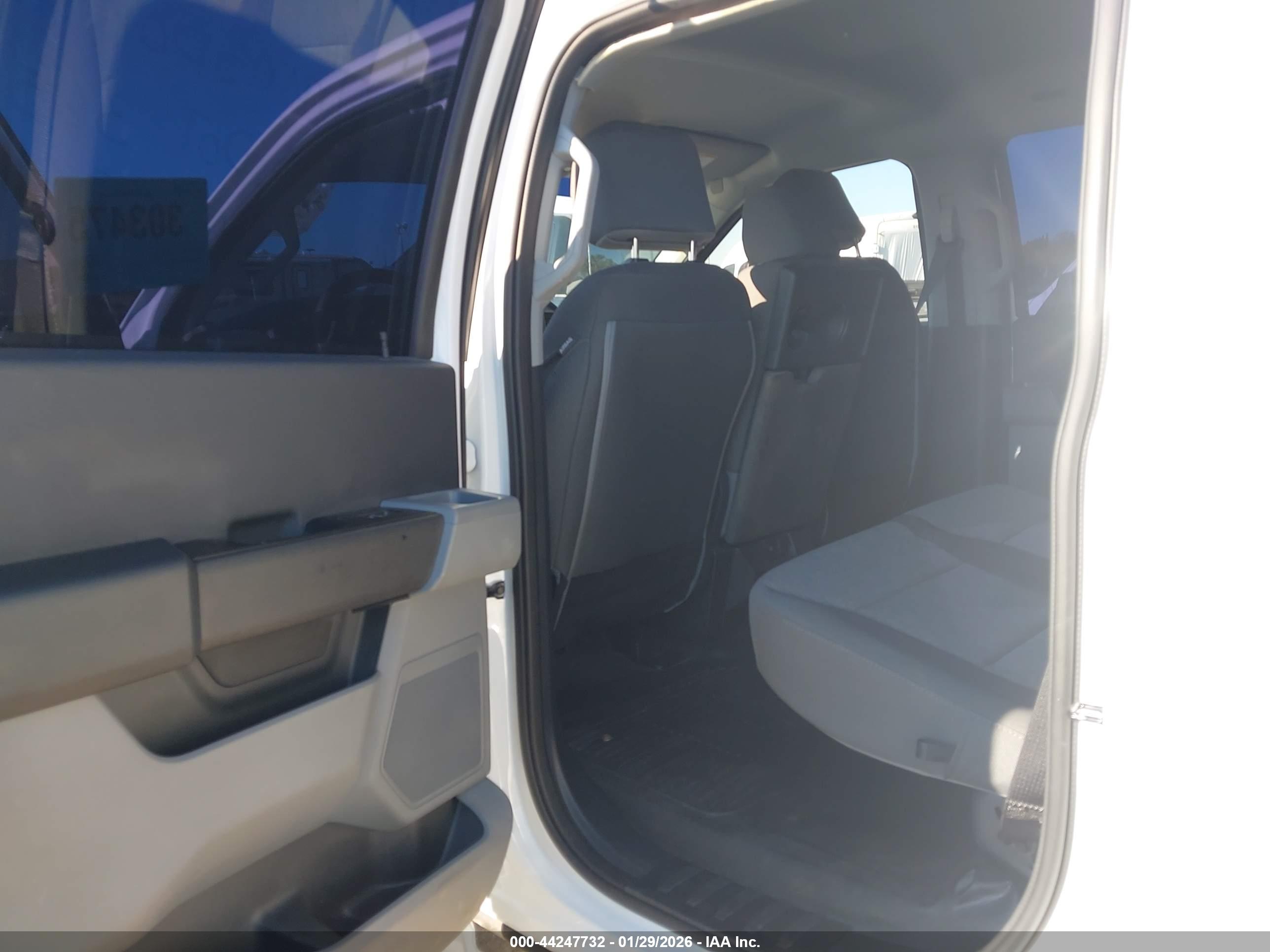 FORD F-350 image 8