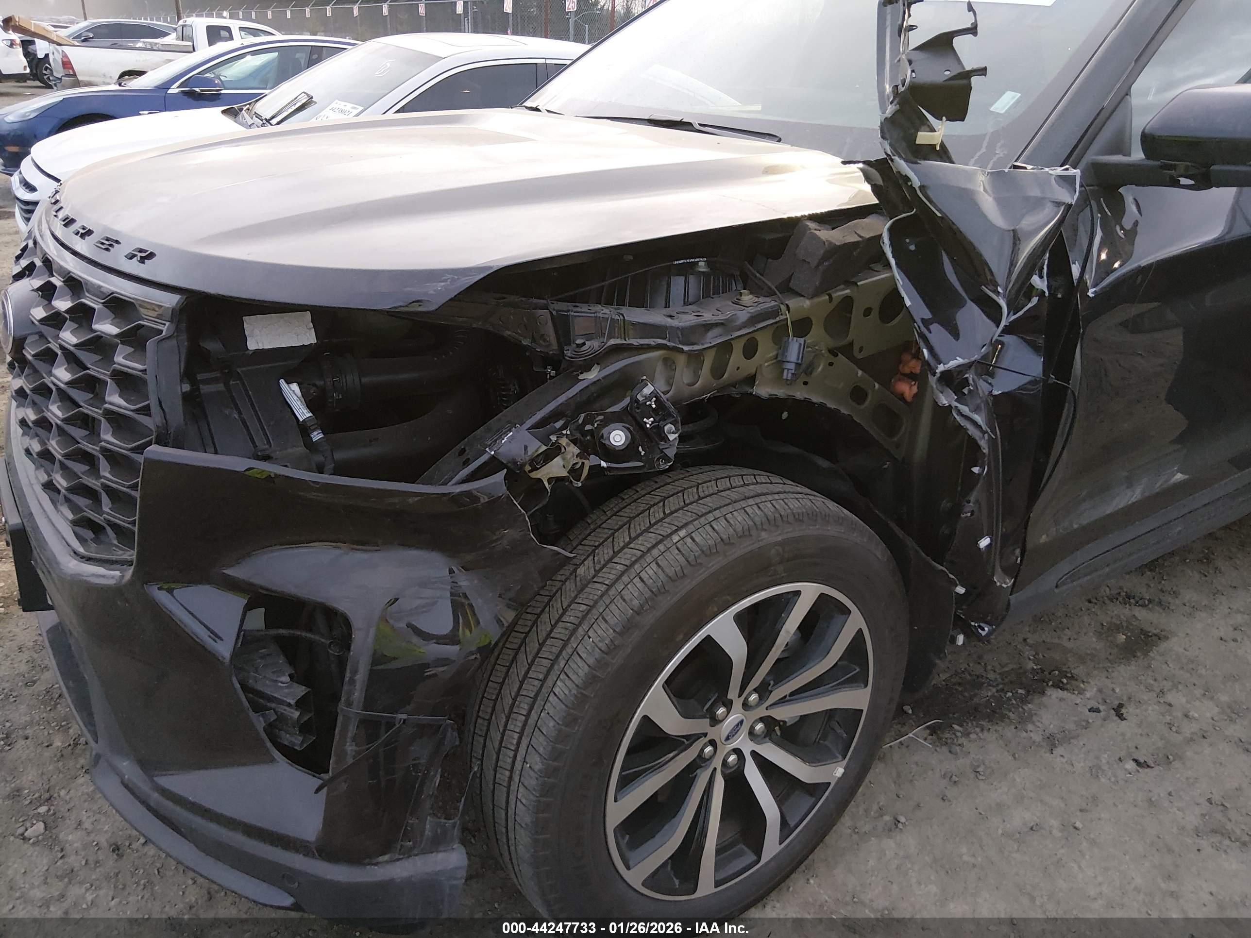 FORD EXPLORER image 6