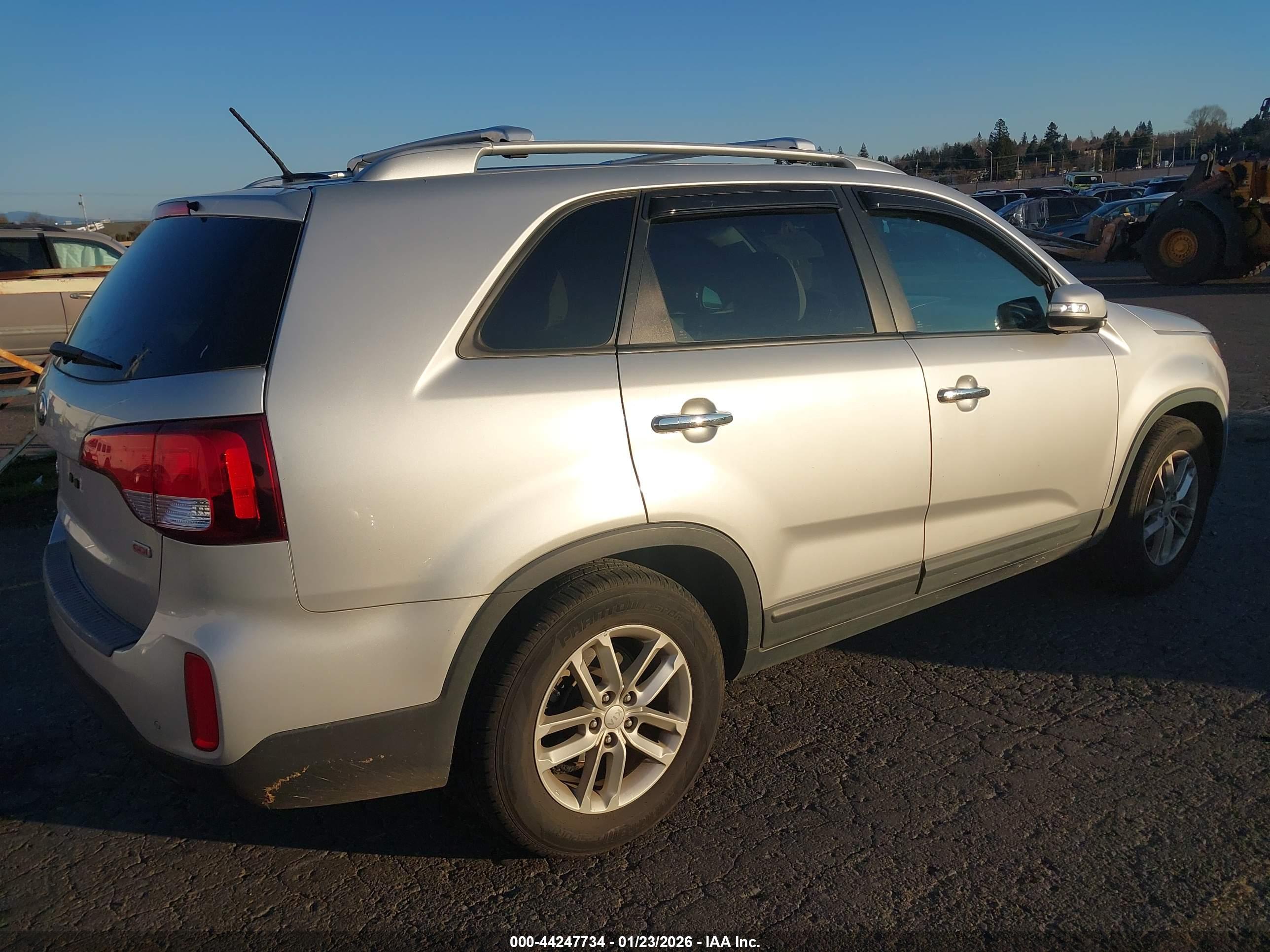 KIA SORENTO image 4