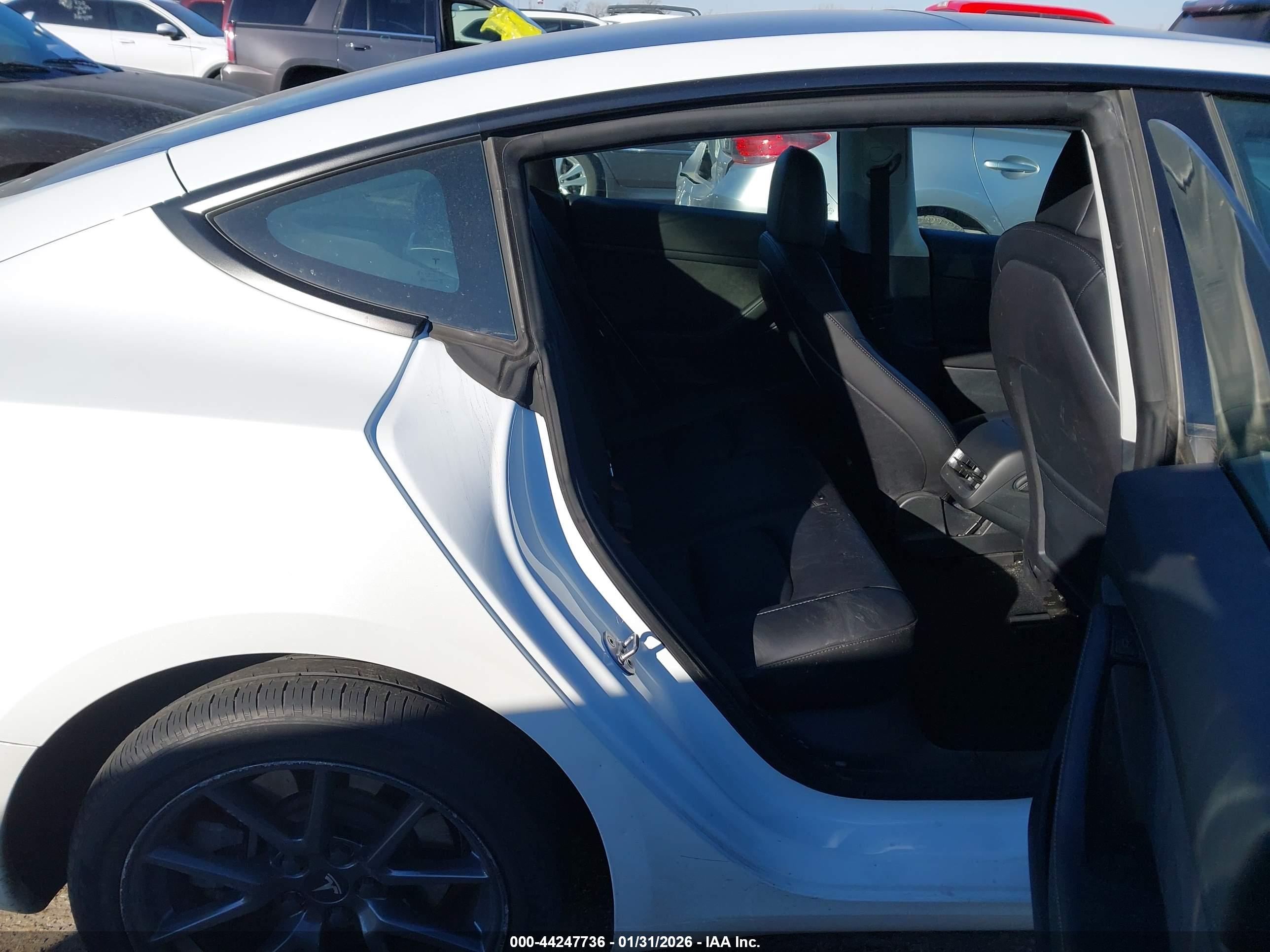 TESLA MODEL image 8