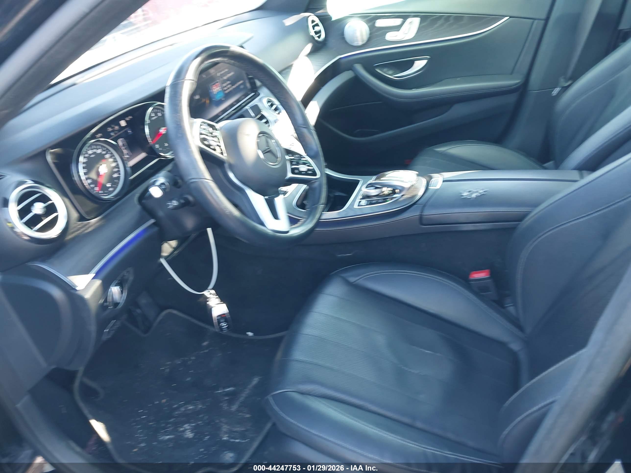 MERCEDES-BENZ E image 5
